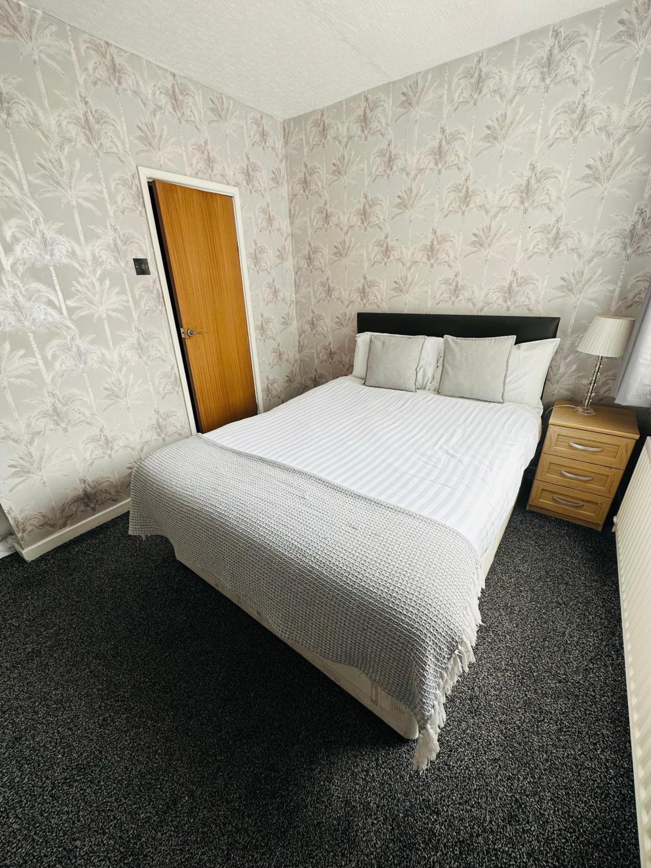 Double Room with Private Bathroom - Photo 3