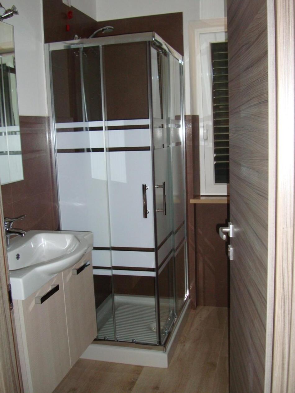 Single Room with Private External Bathroom photo 2