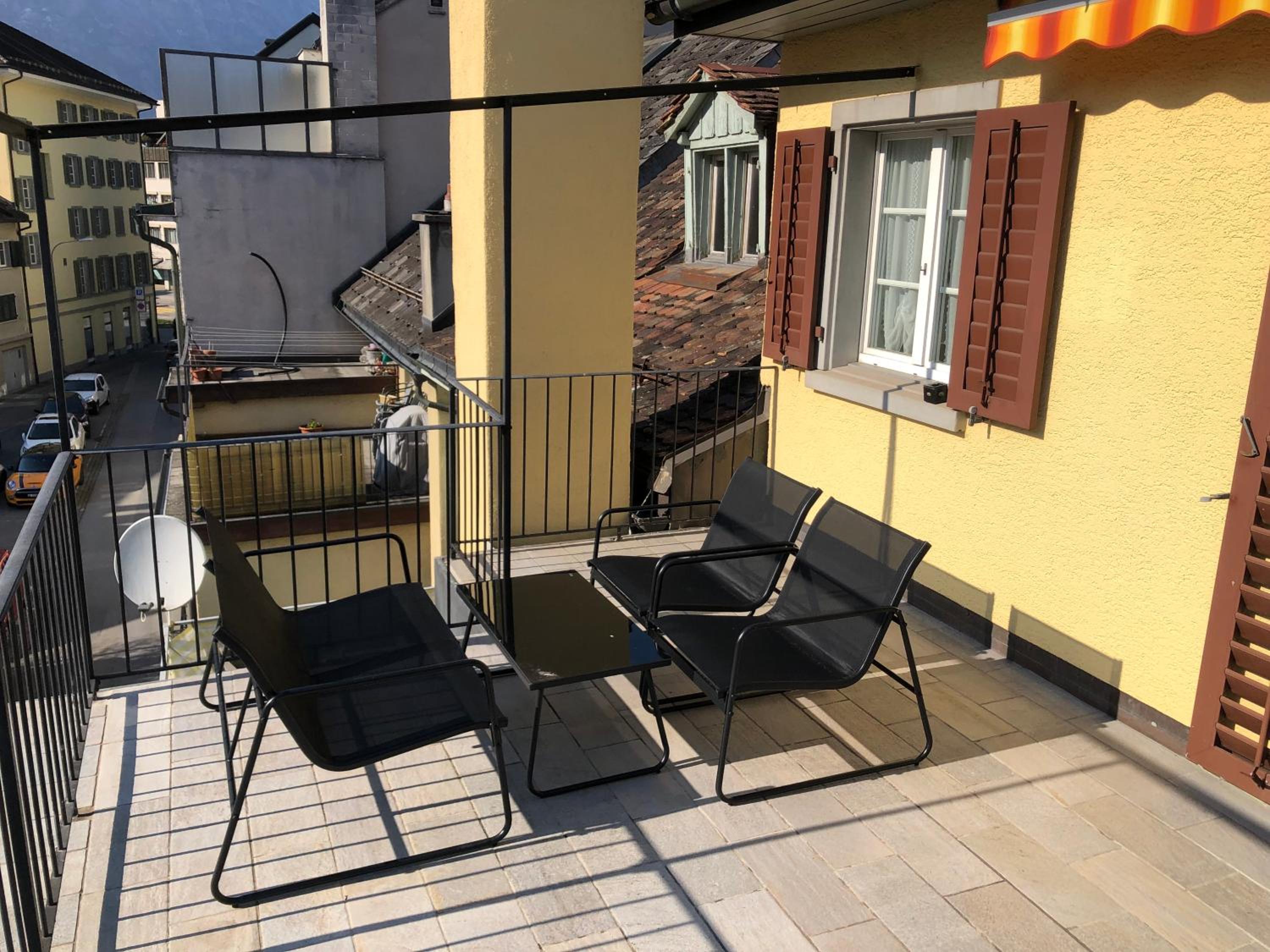 Double Room with Balcony - Photo 2