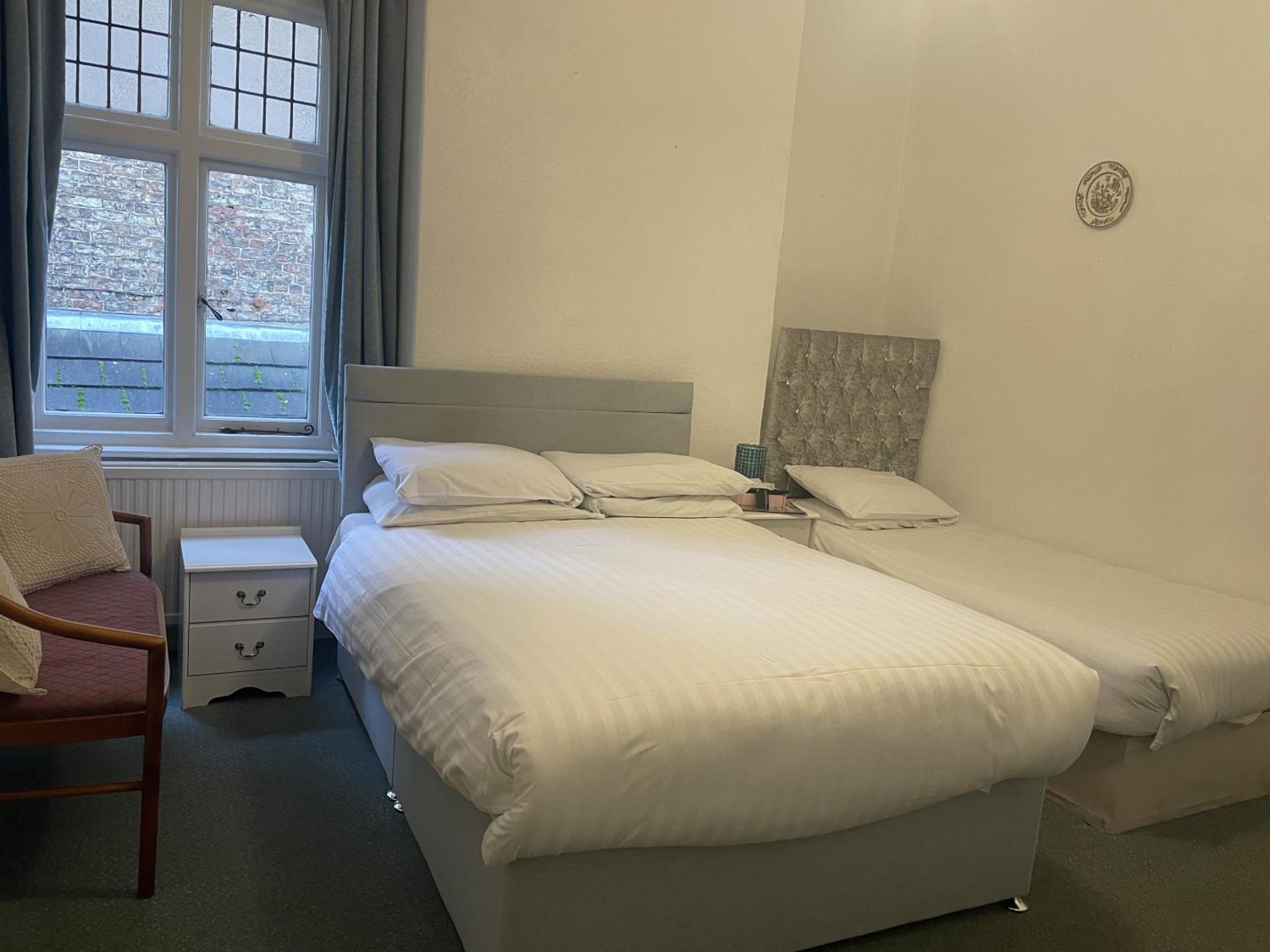Deluxe Triple Room - Photo 2