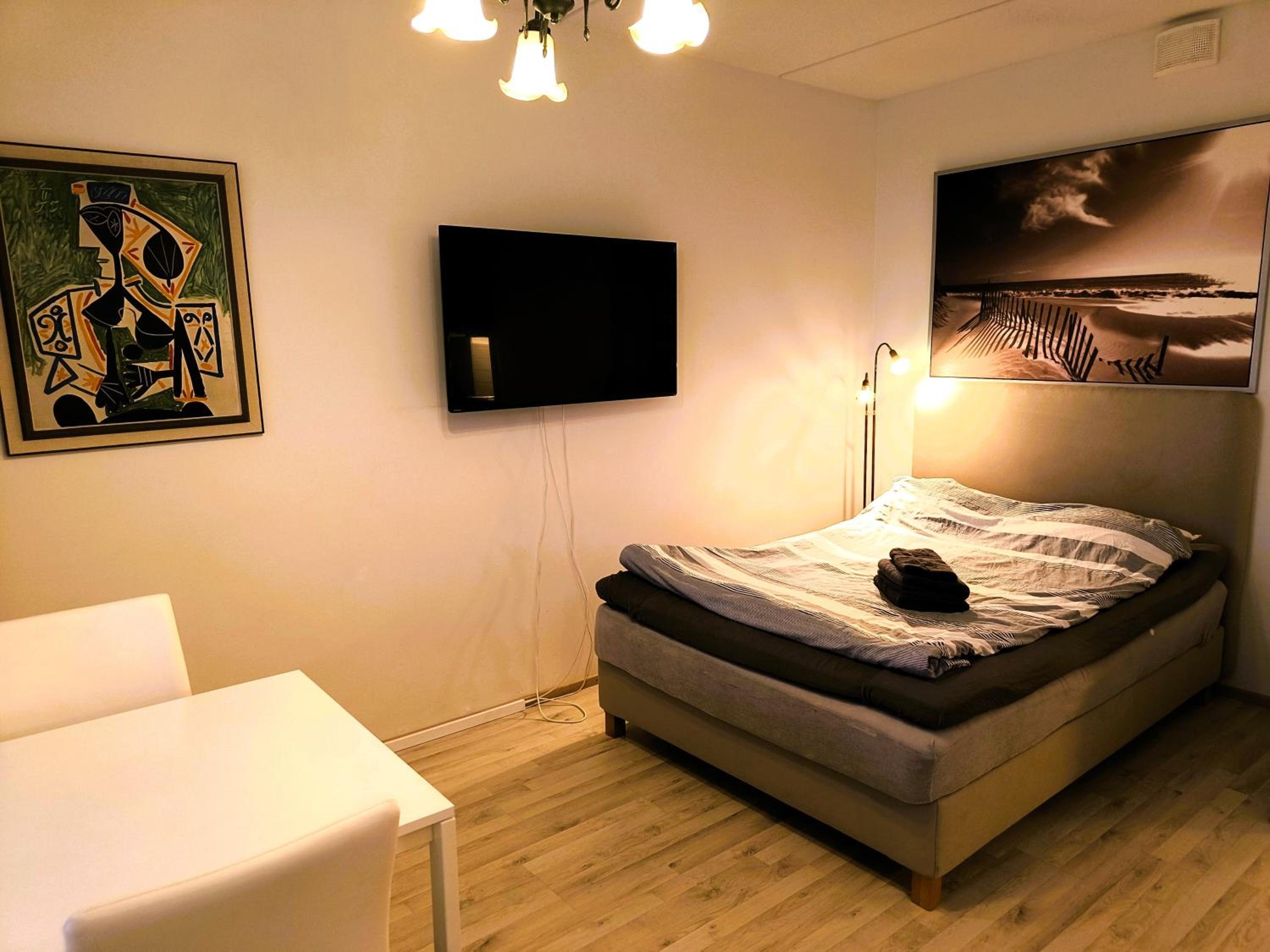 Studio Apartment - Photo 12