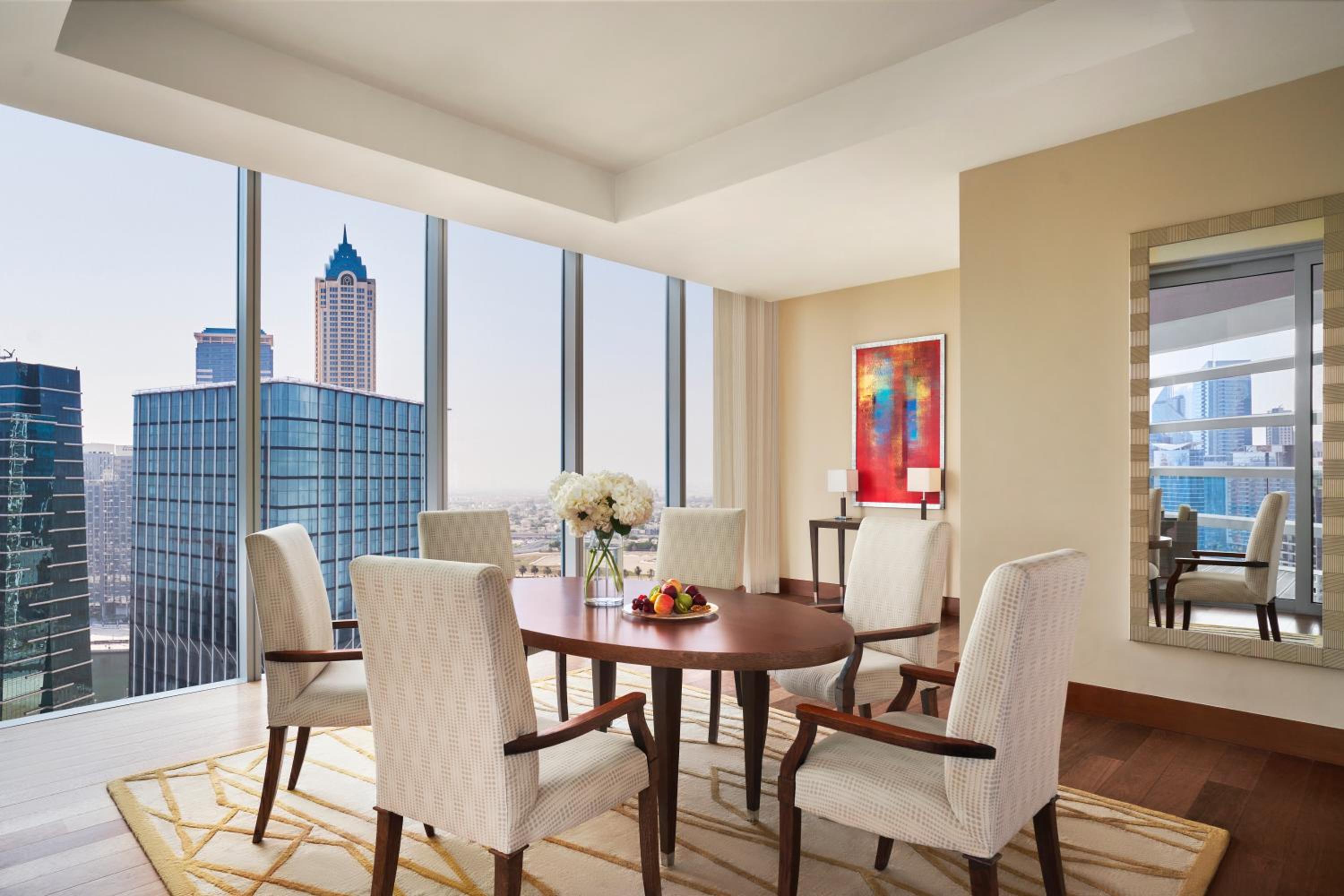 Luxury Suite thumbnail 6