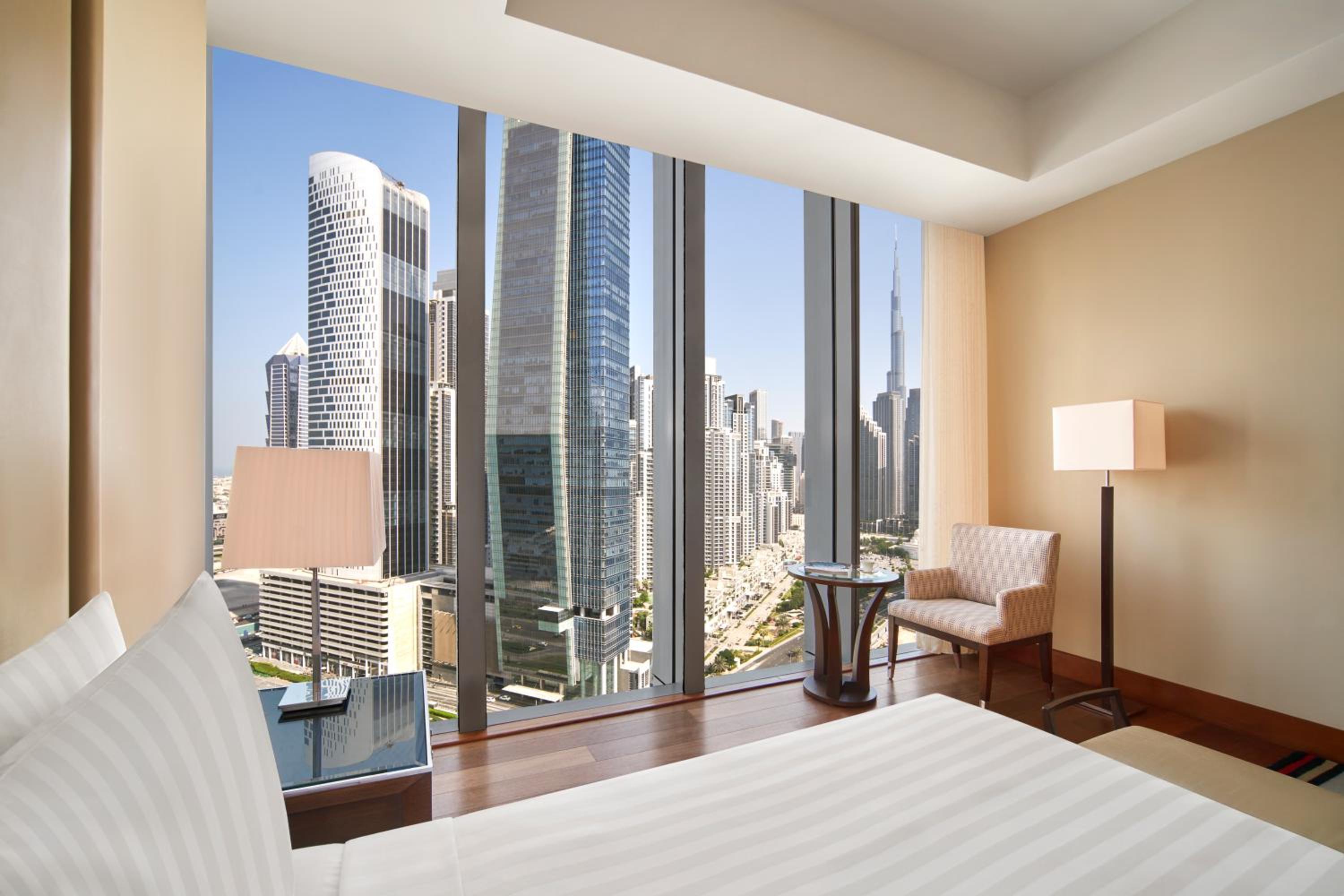 Luxury Suite thumbnail 5