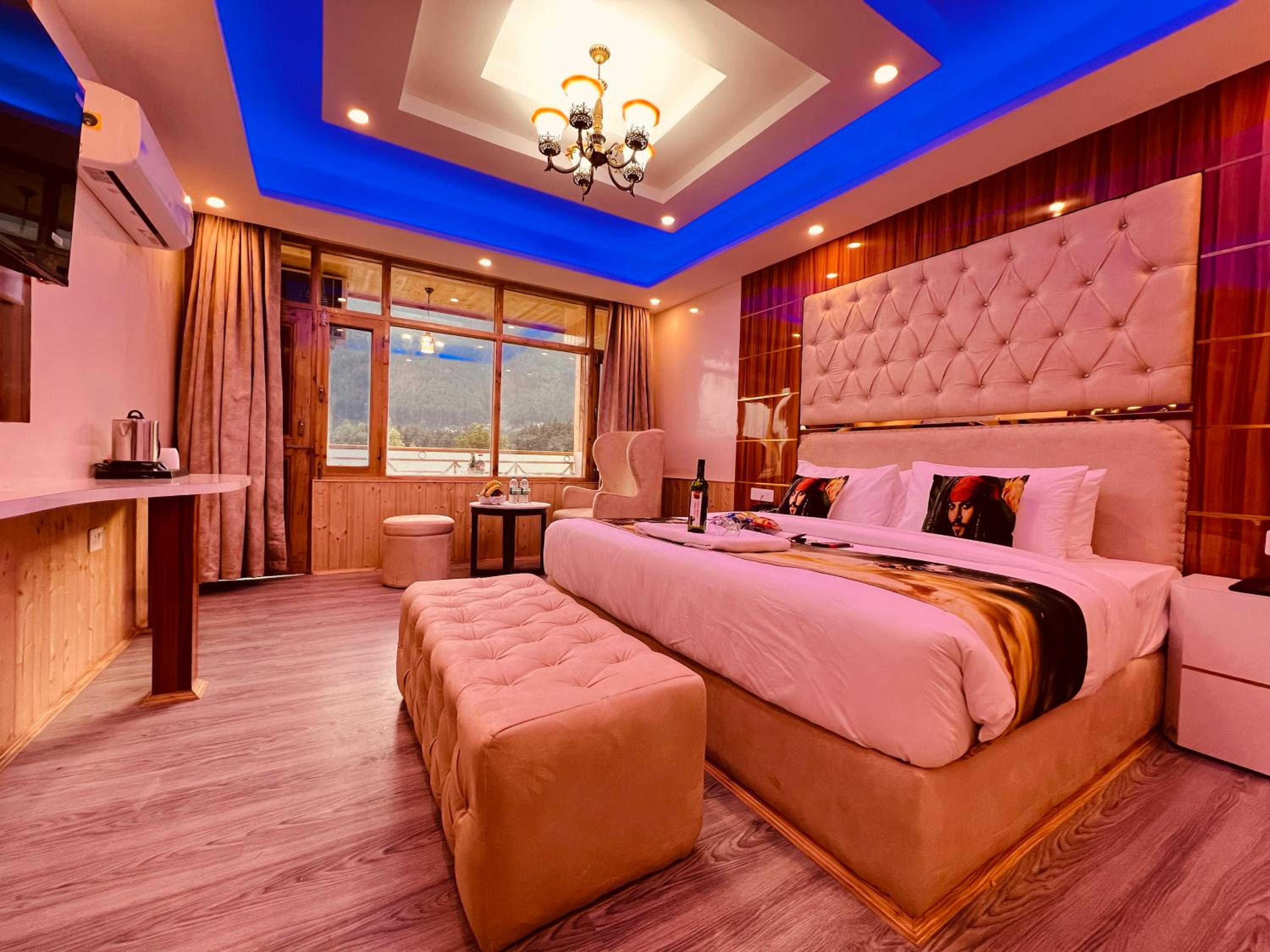 Superior King Room