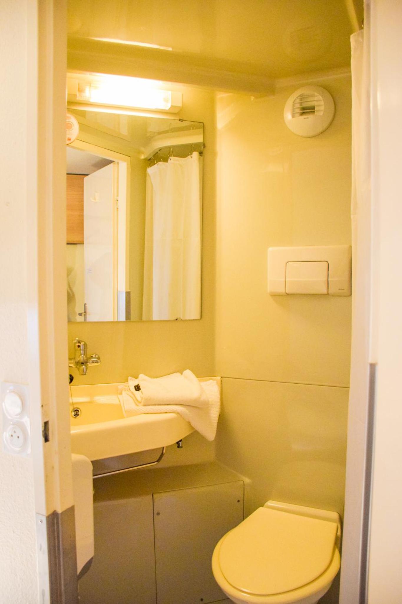 Double Room - Photo 10