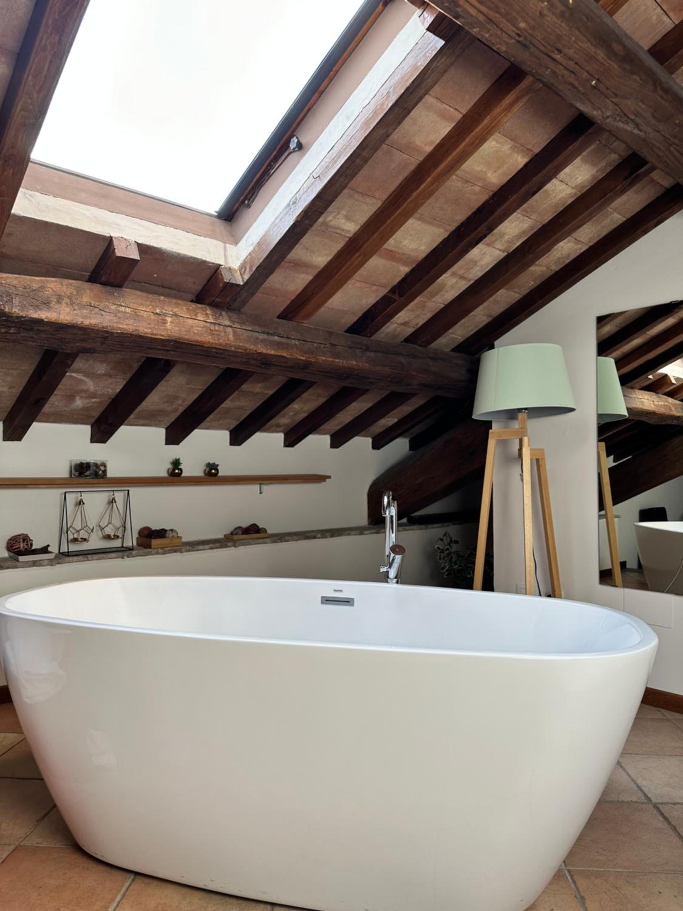 Suite - Photo 24