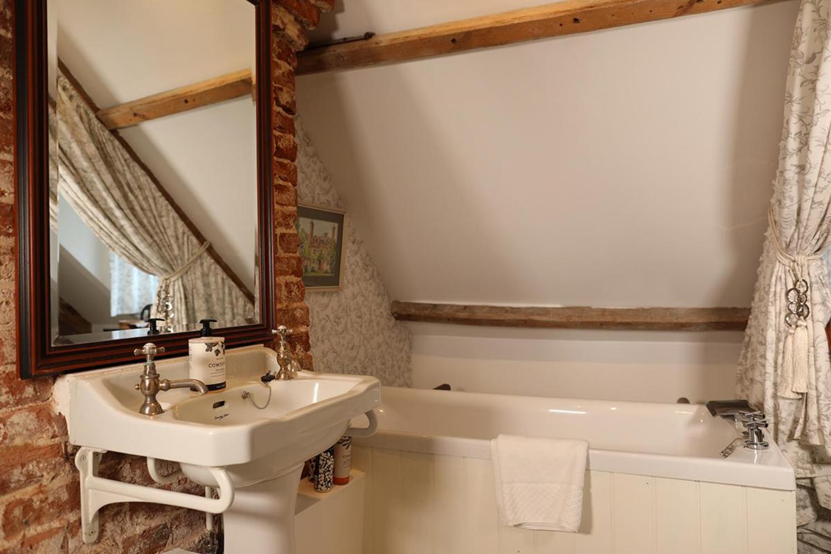 Small Twin Room photo 3