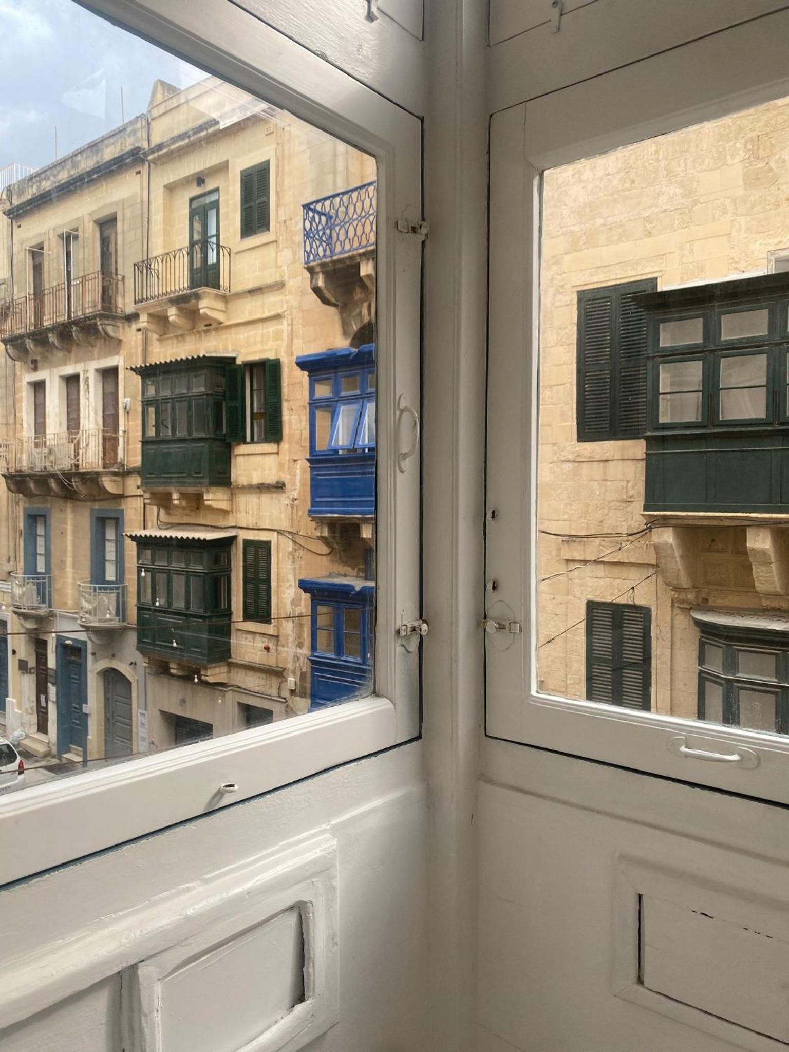 Double or Twin Room with Balcony photo 2