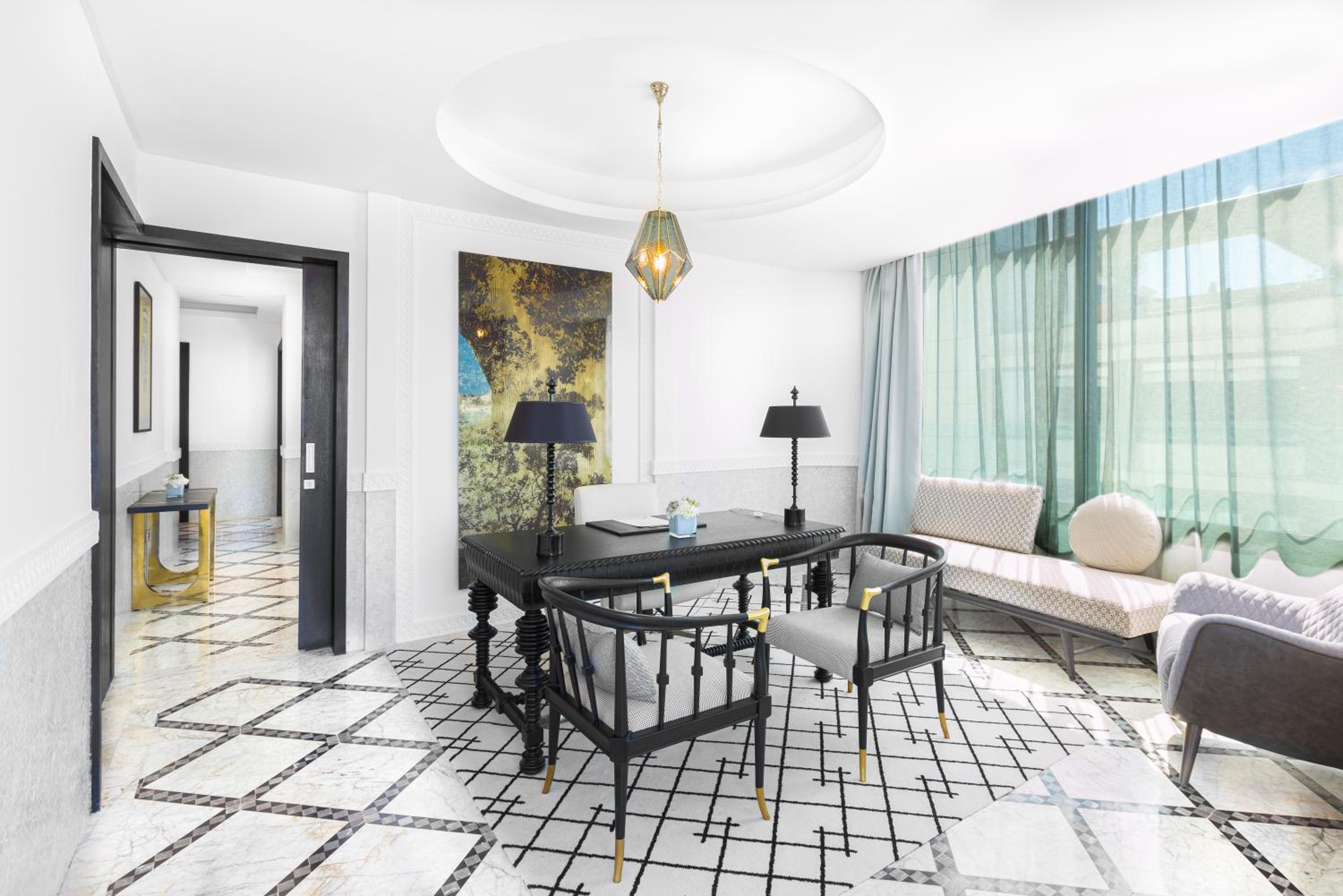 Three-Bedroom Ambassador Suite - Photo 8