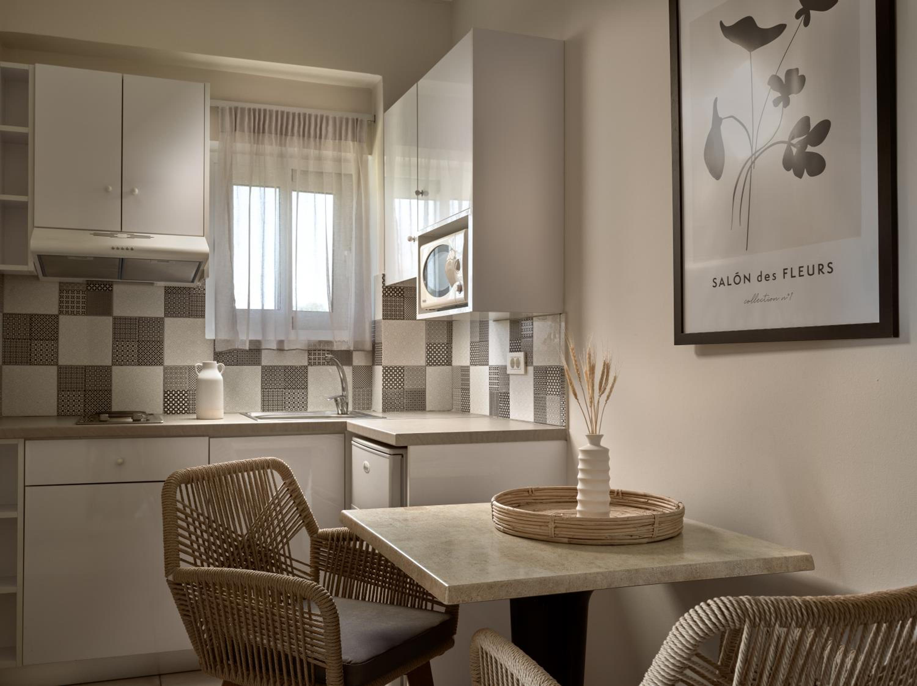 Two-Bedroom Apartment - Photo 2