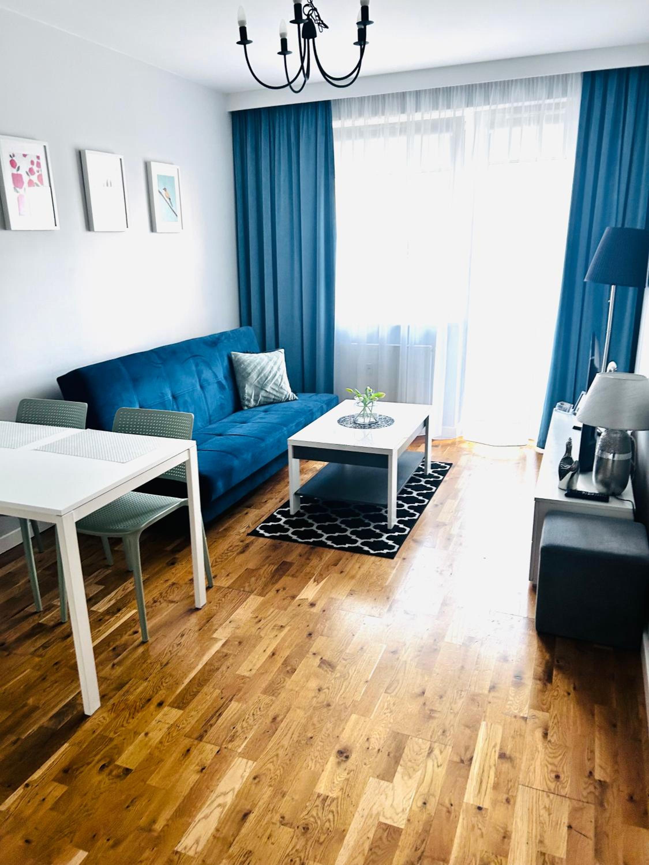 One-Bedroom Apartment - Photo 1