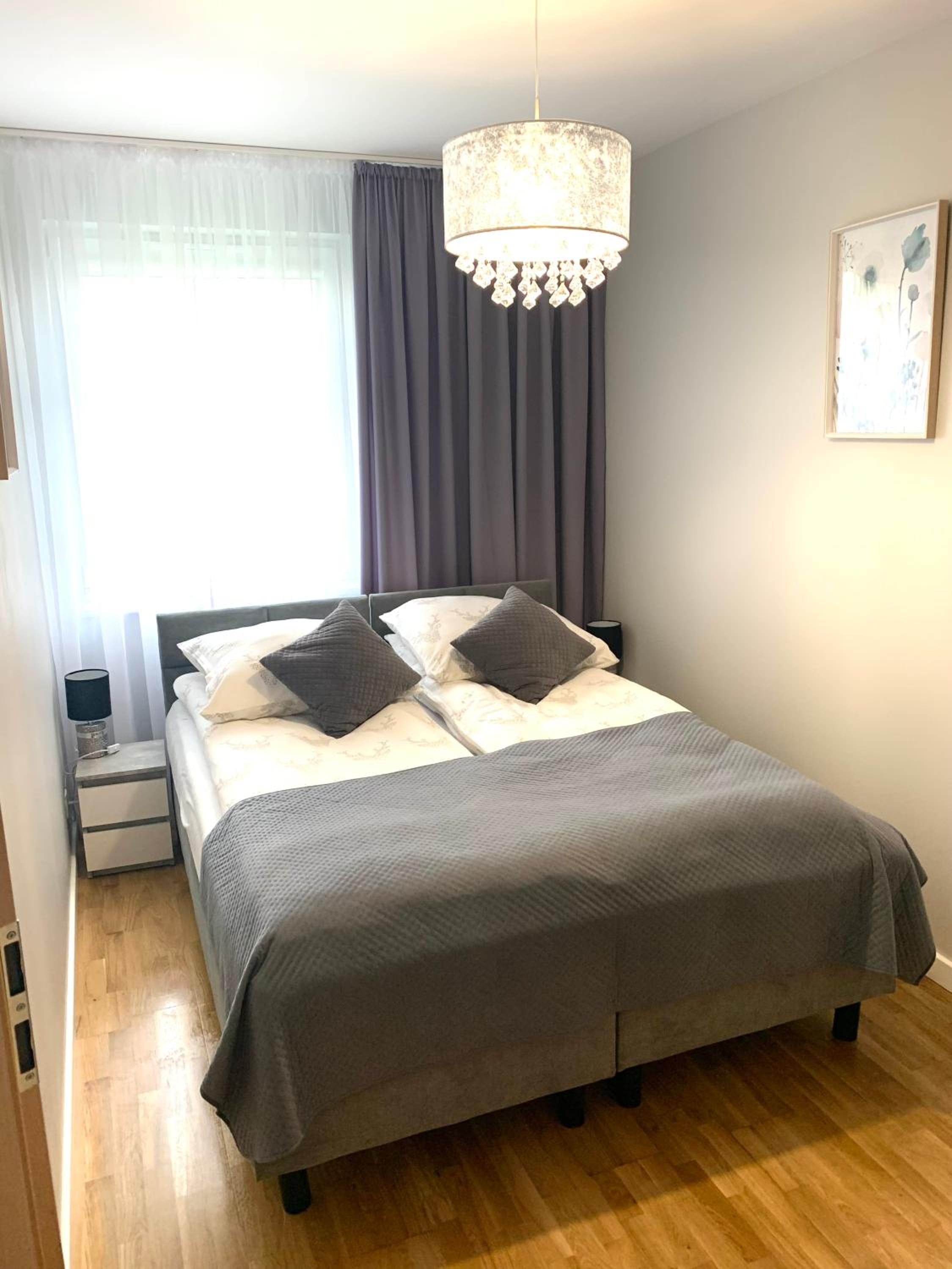 One-Bedroom Apartment - Photo 2