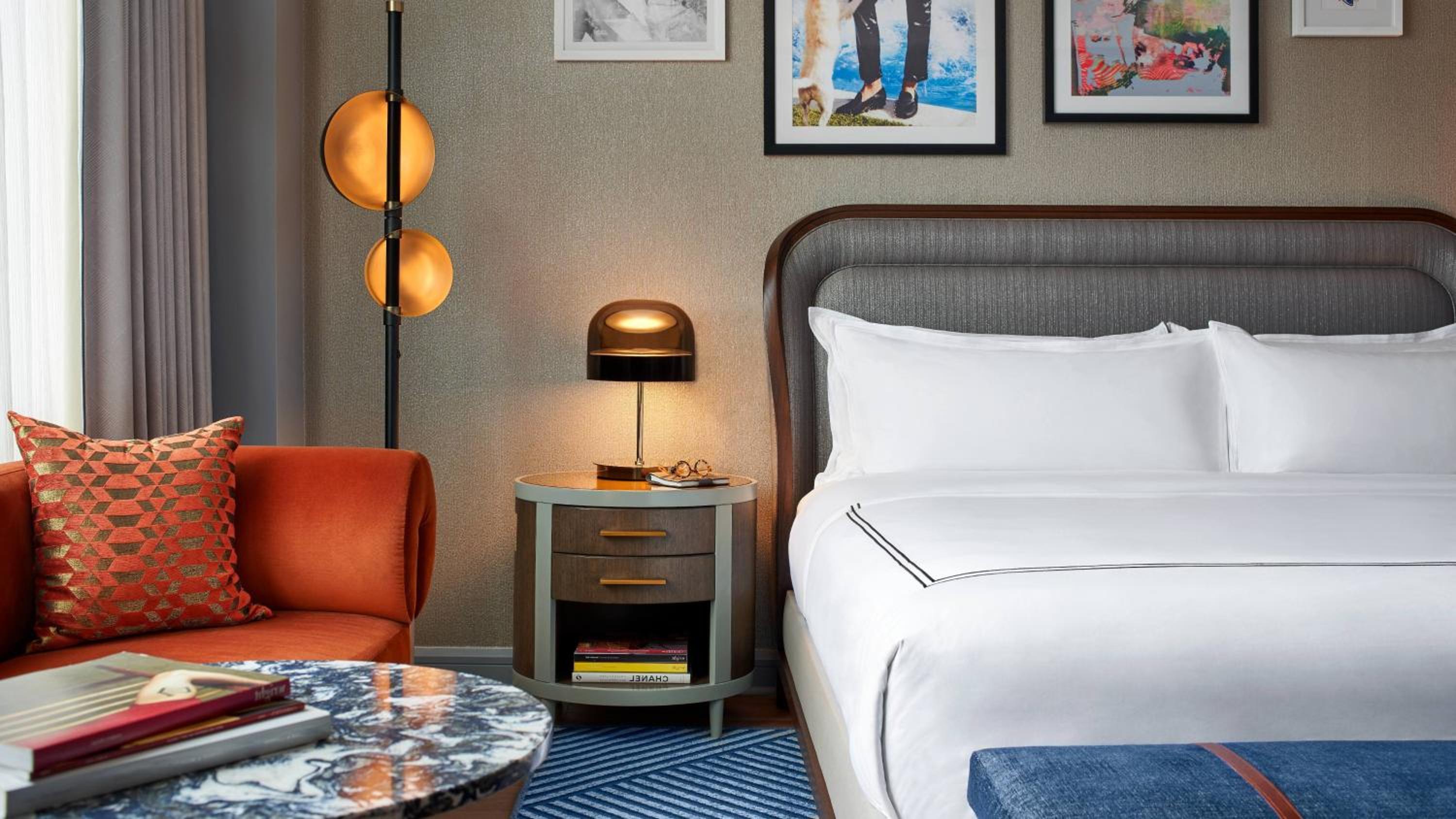 Large Guest Room with Two Double Beds - Photo 1