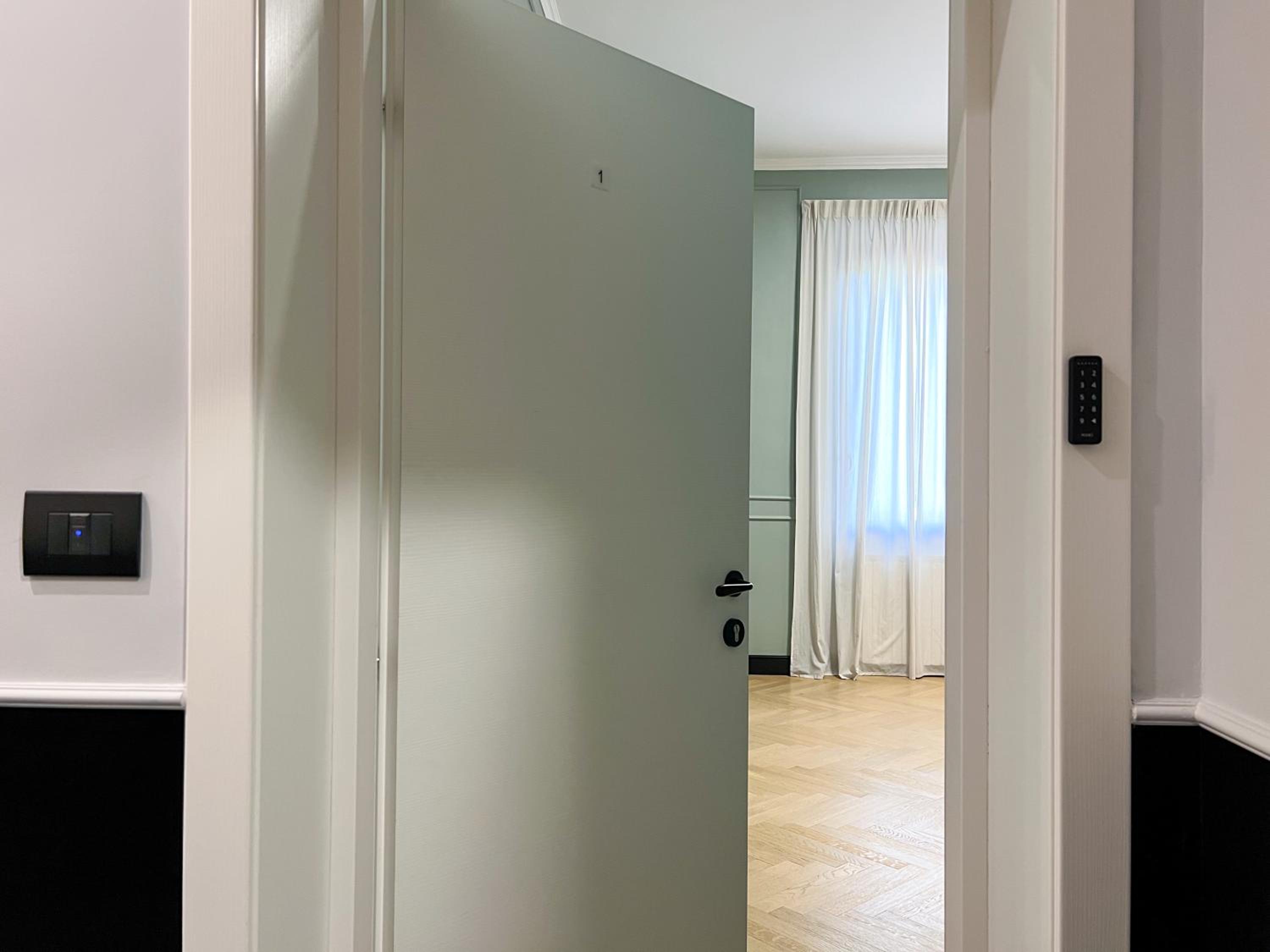 Double Room with Private Bathroom - Photo 15