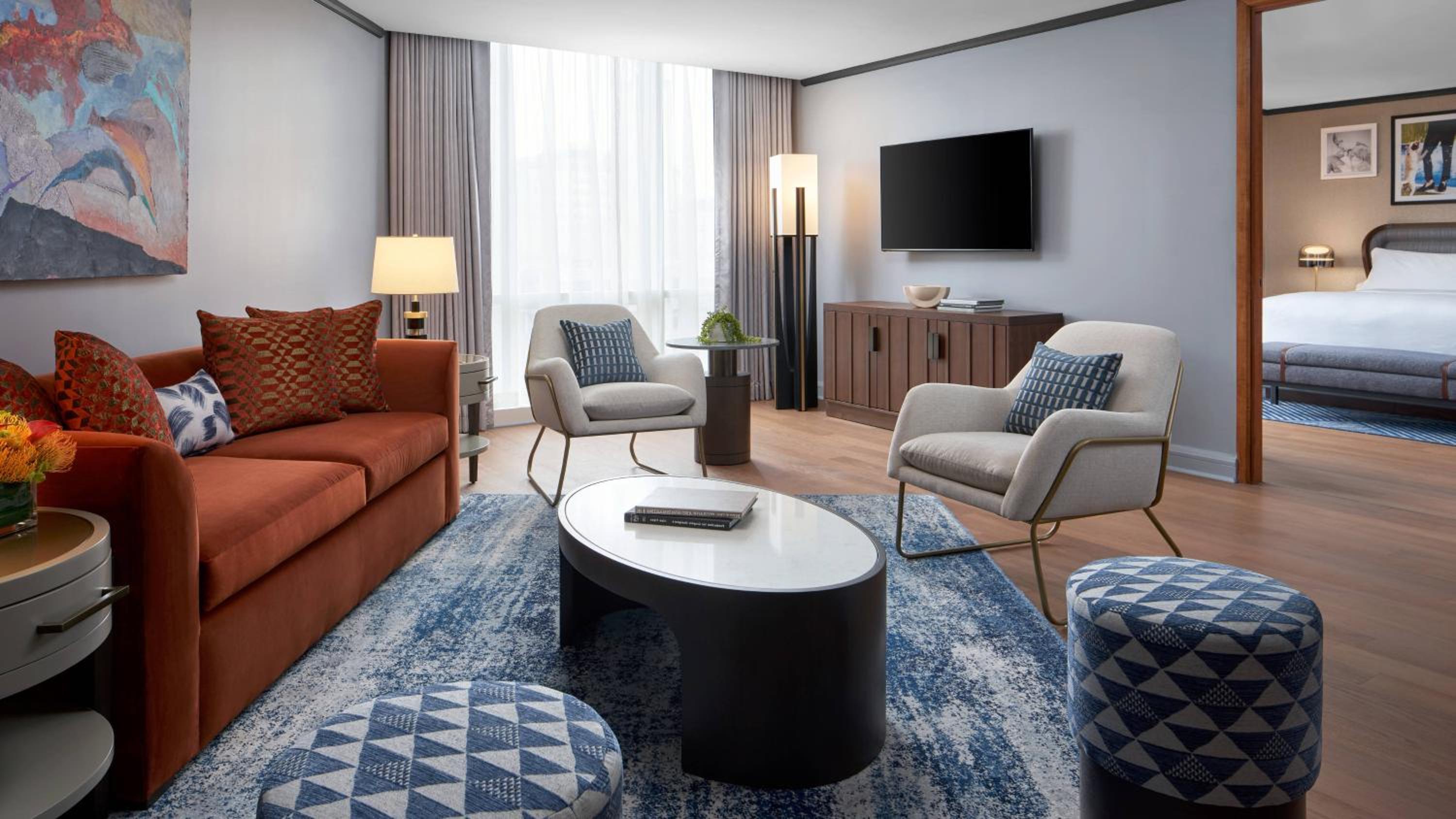 One Bedroom suite with king bed and sofa bed - Photo 1