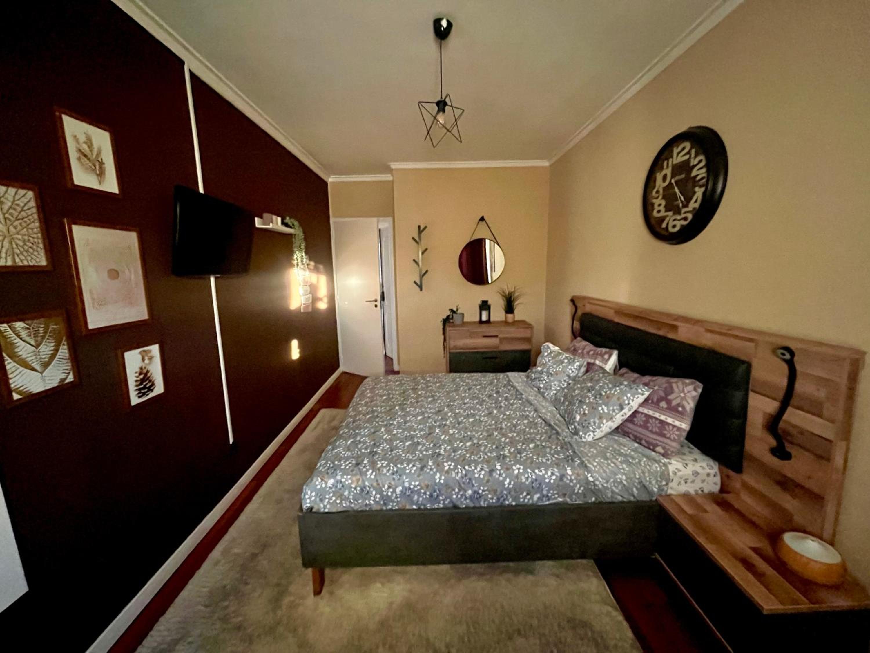 One-Bedroom Apartment - Photo 6