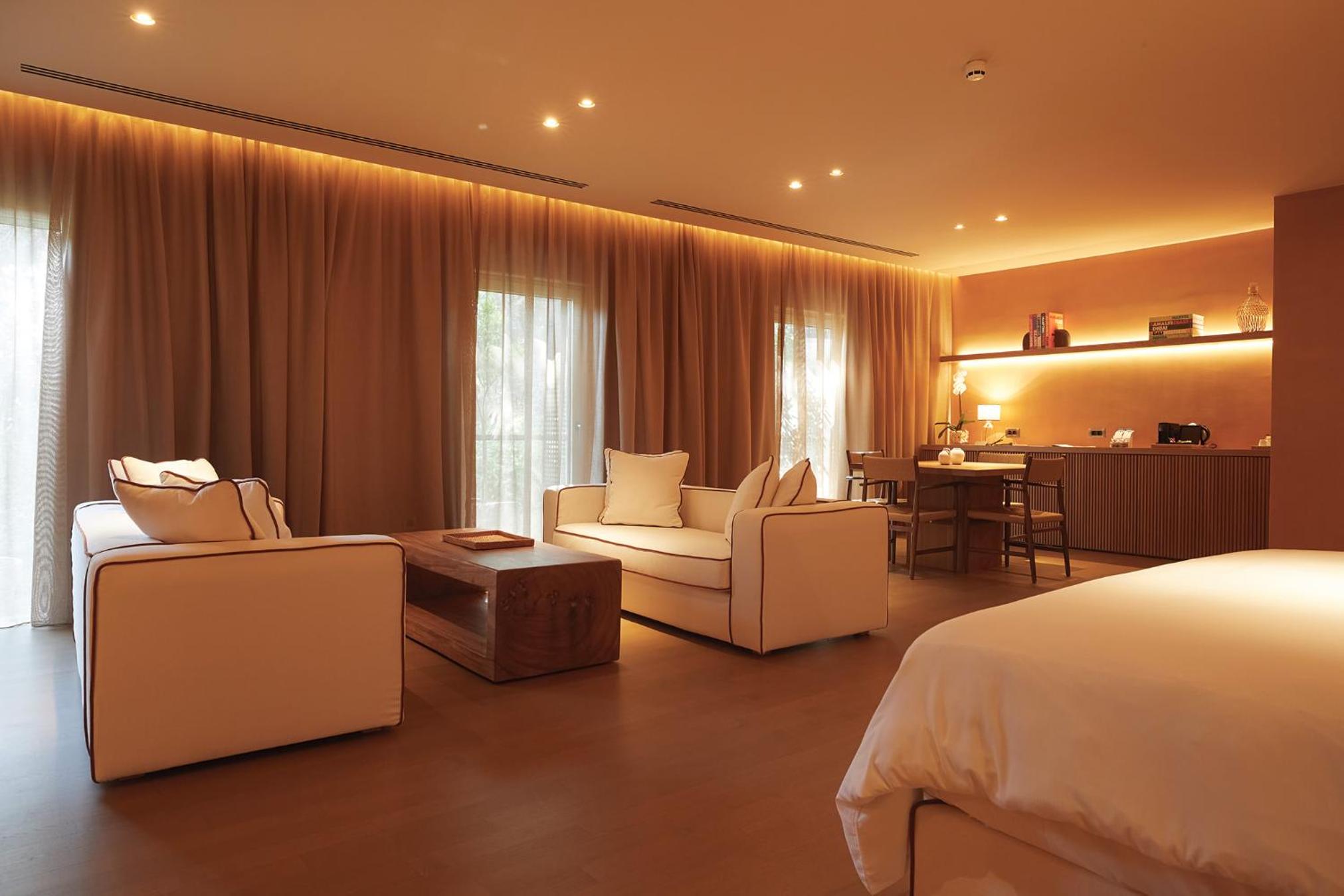 Comfort Suite photo 2