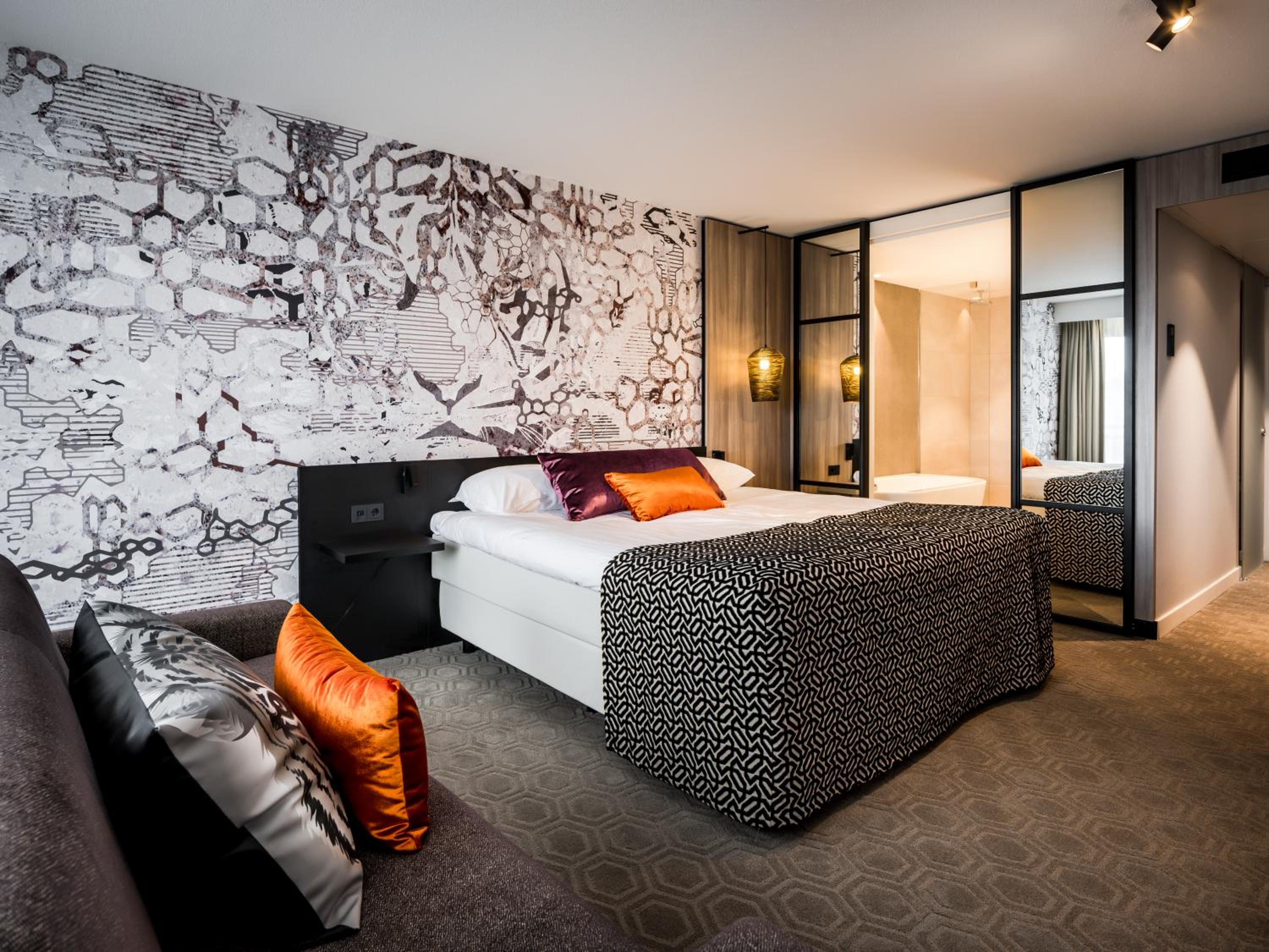 Deluxe King Room - Photo 1