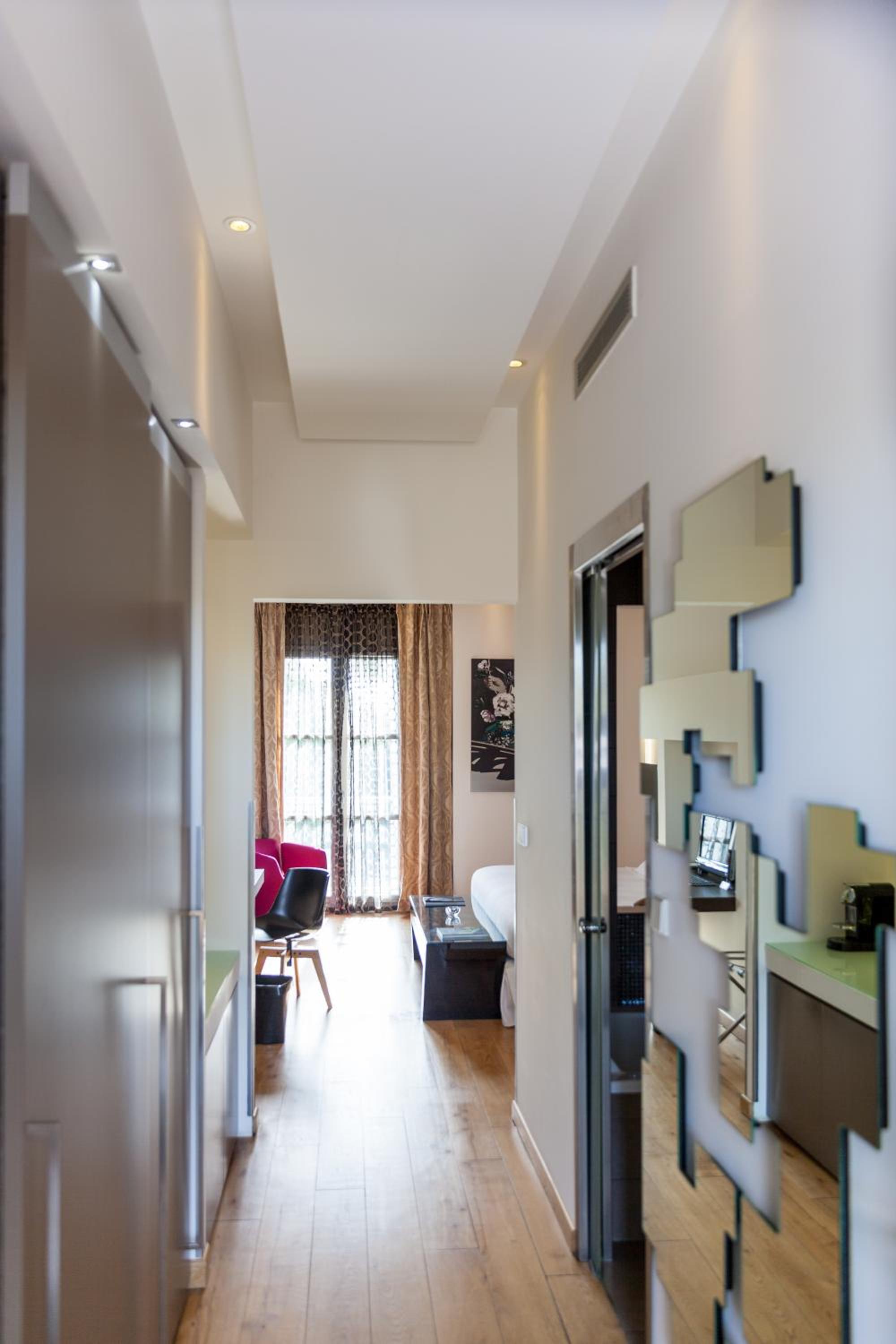 Deluxe Room - Main Building - Photo 13