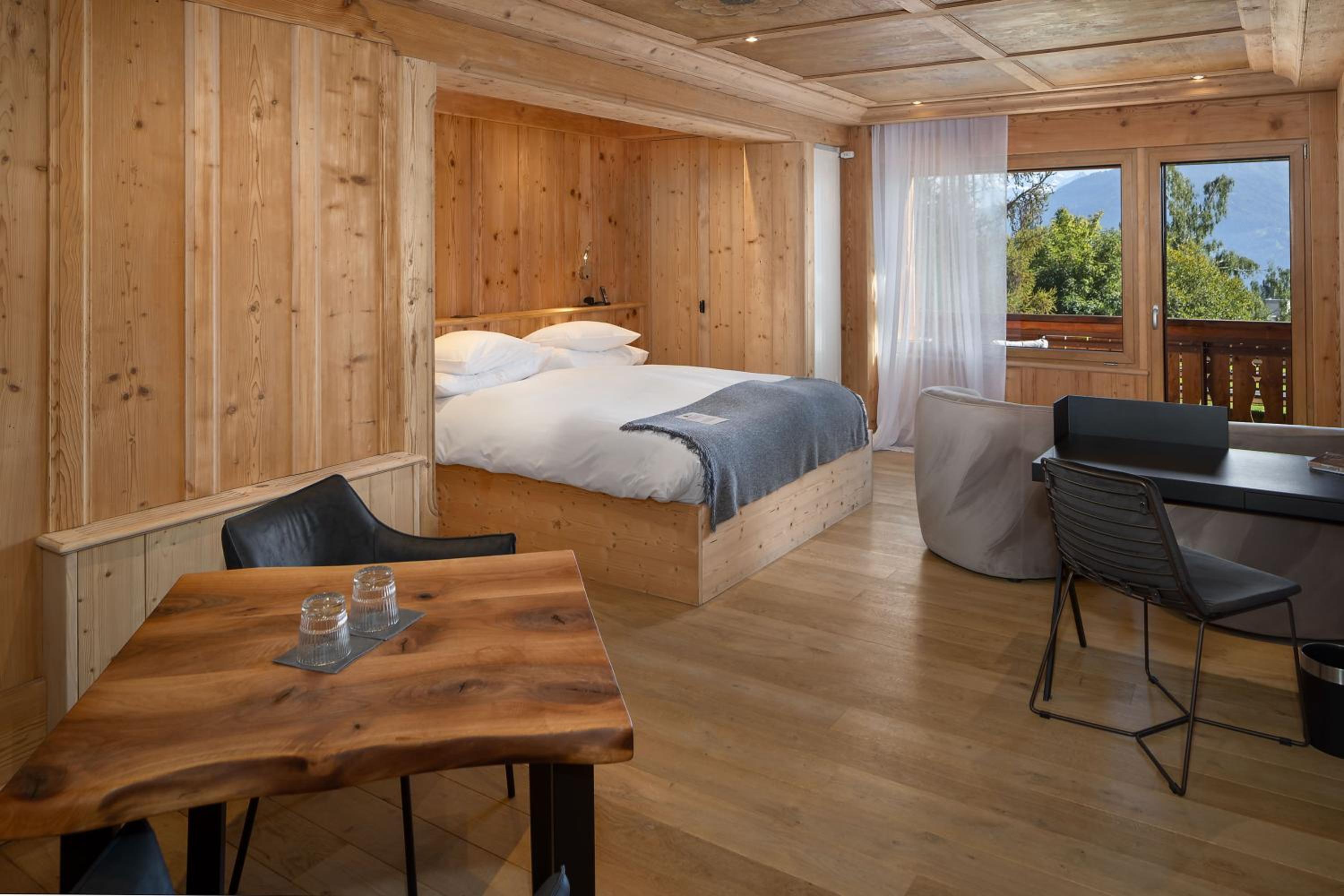 Junior Suite with Mountain View photo 1