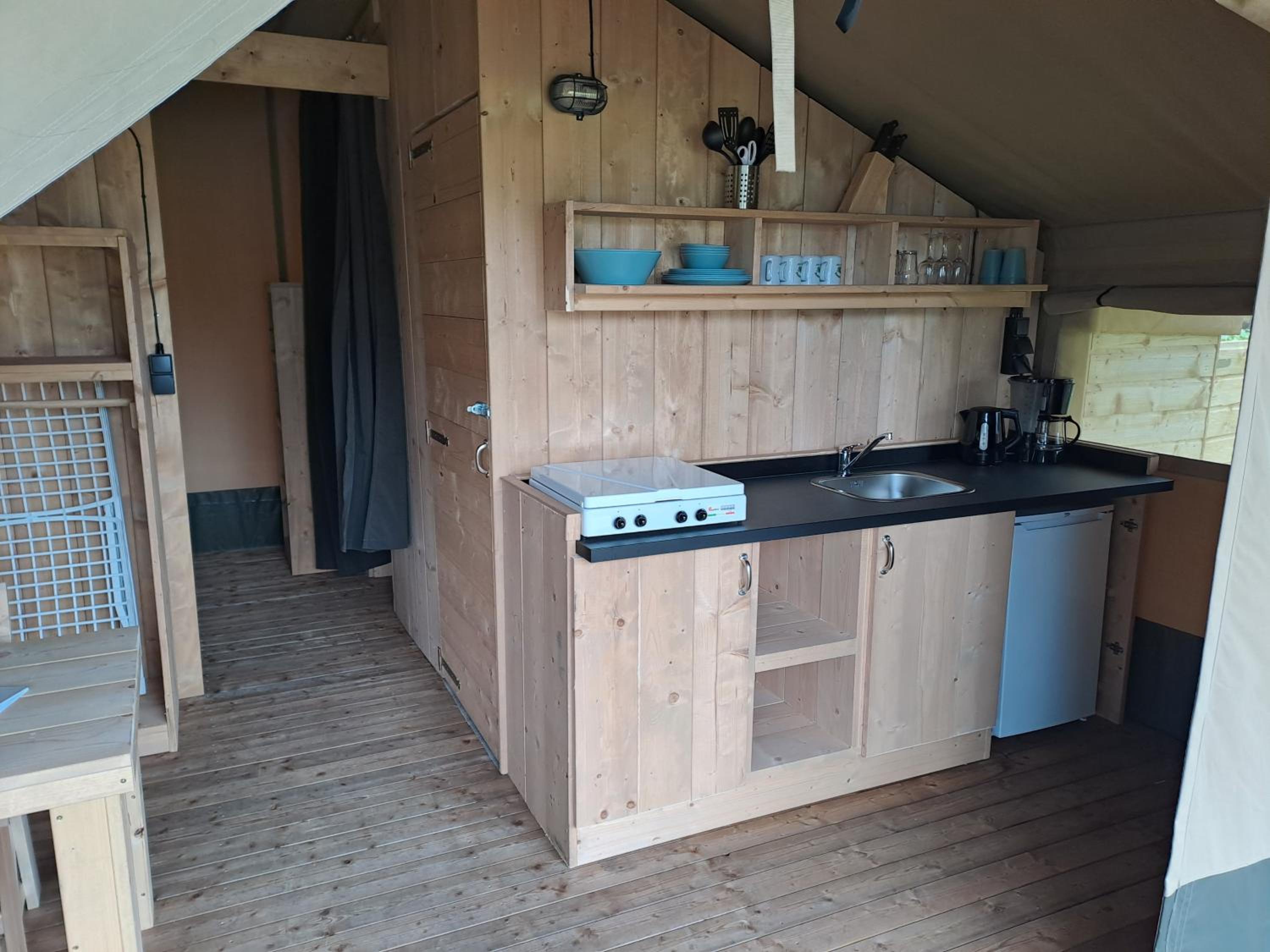 Tent 1  photo 2