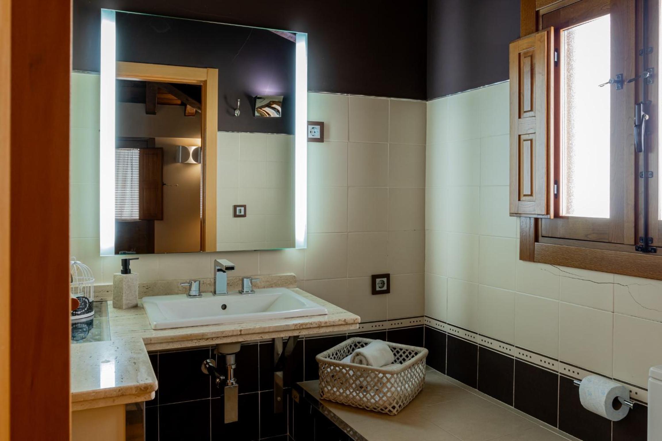 One-Bedroom Apartment - Photo 22