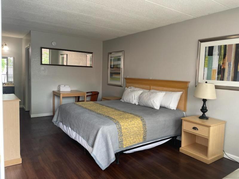 Deluxe Room - Photo 4
