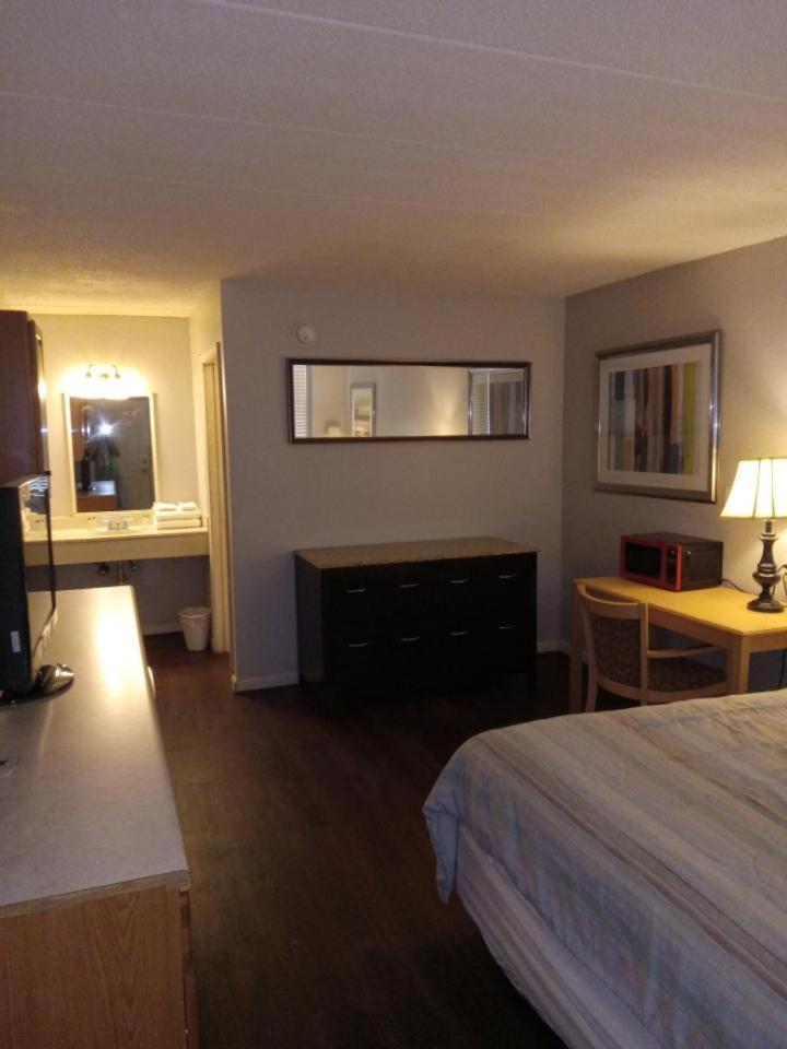Deluxe Room - Photo 7
