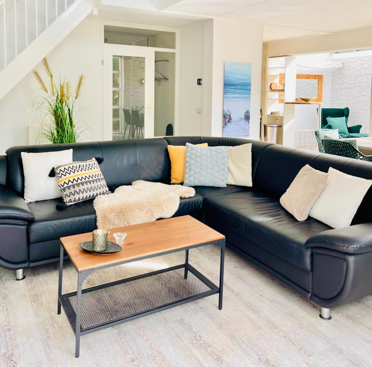 Three-Bedroom Villa photo 1