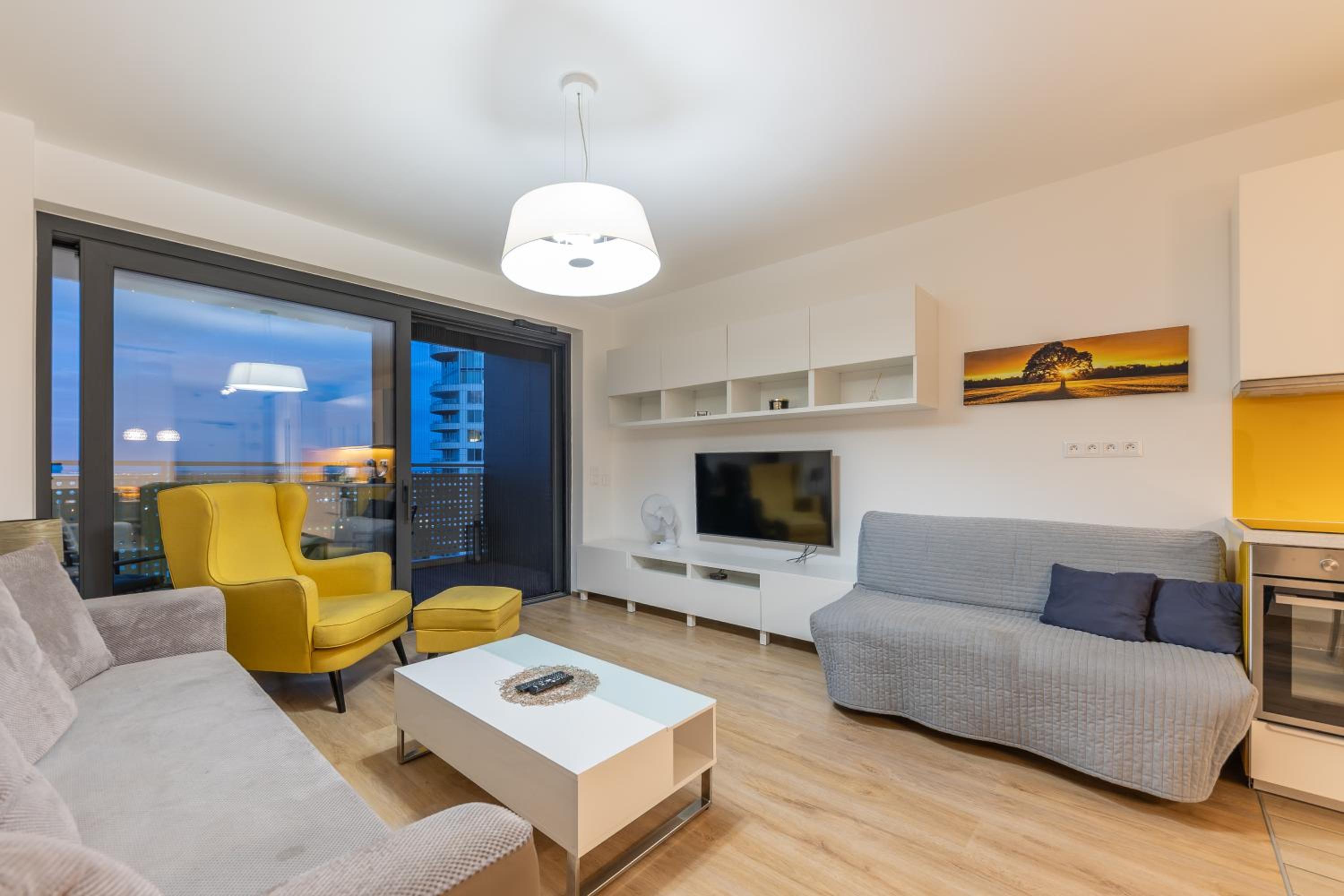 One-Bedroom Apartment - Photo 1