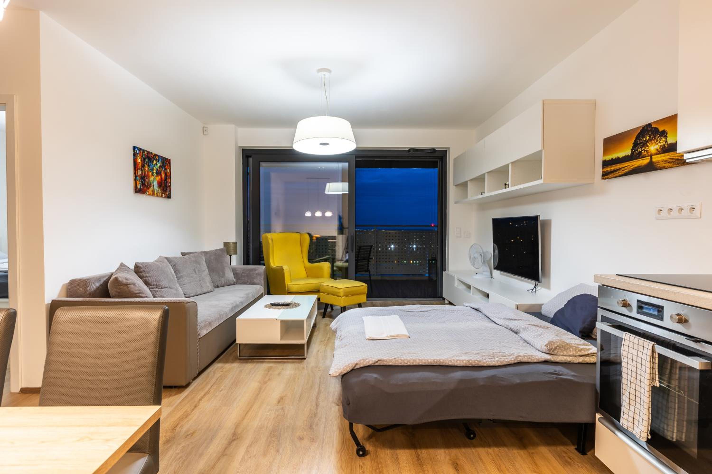 One-Bedroom Apartment - Photo 28