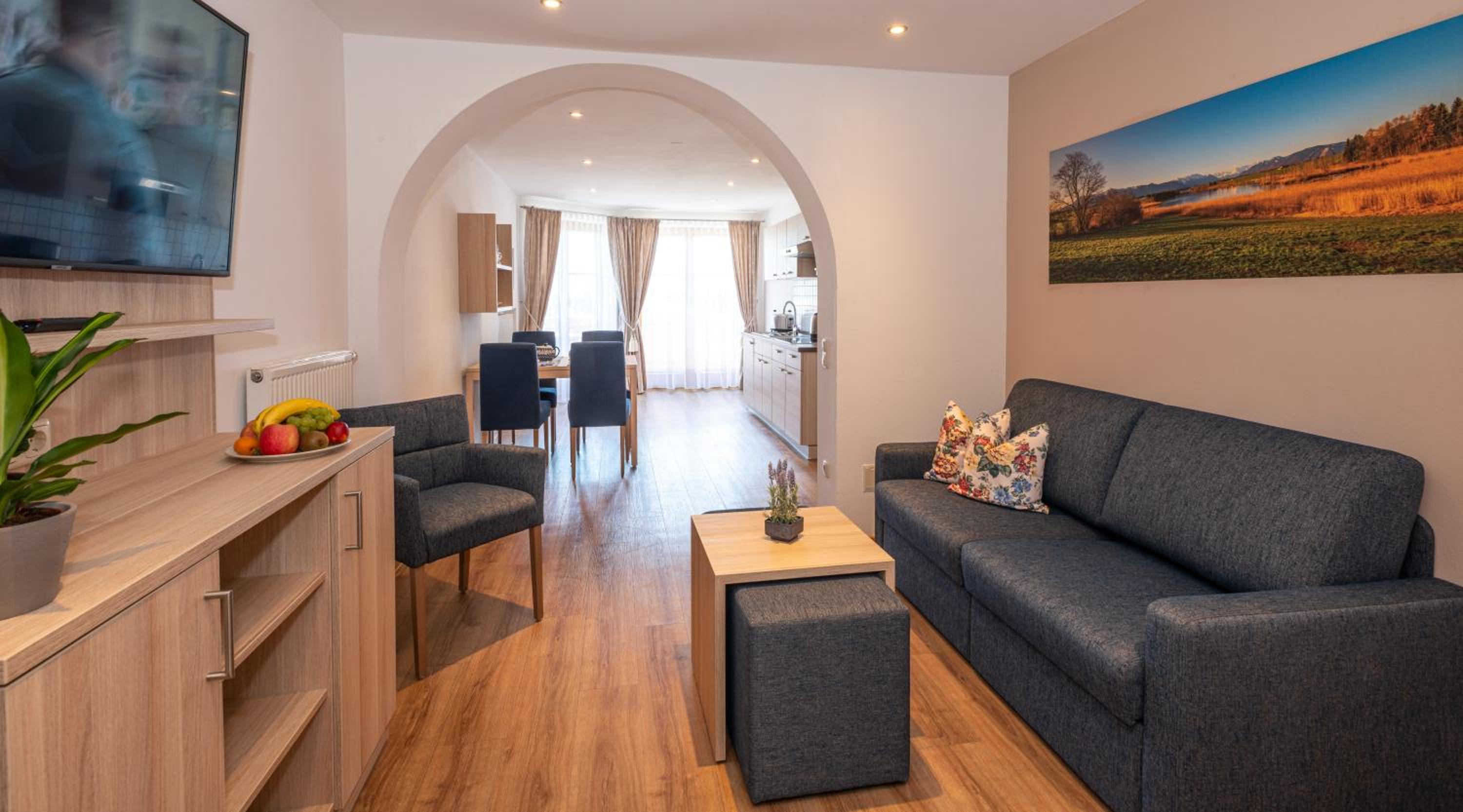 Apartment with Mountain View