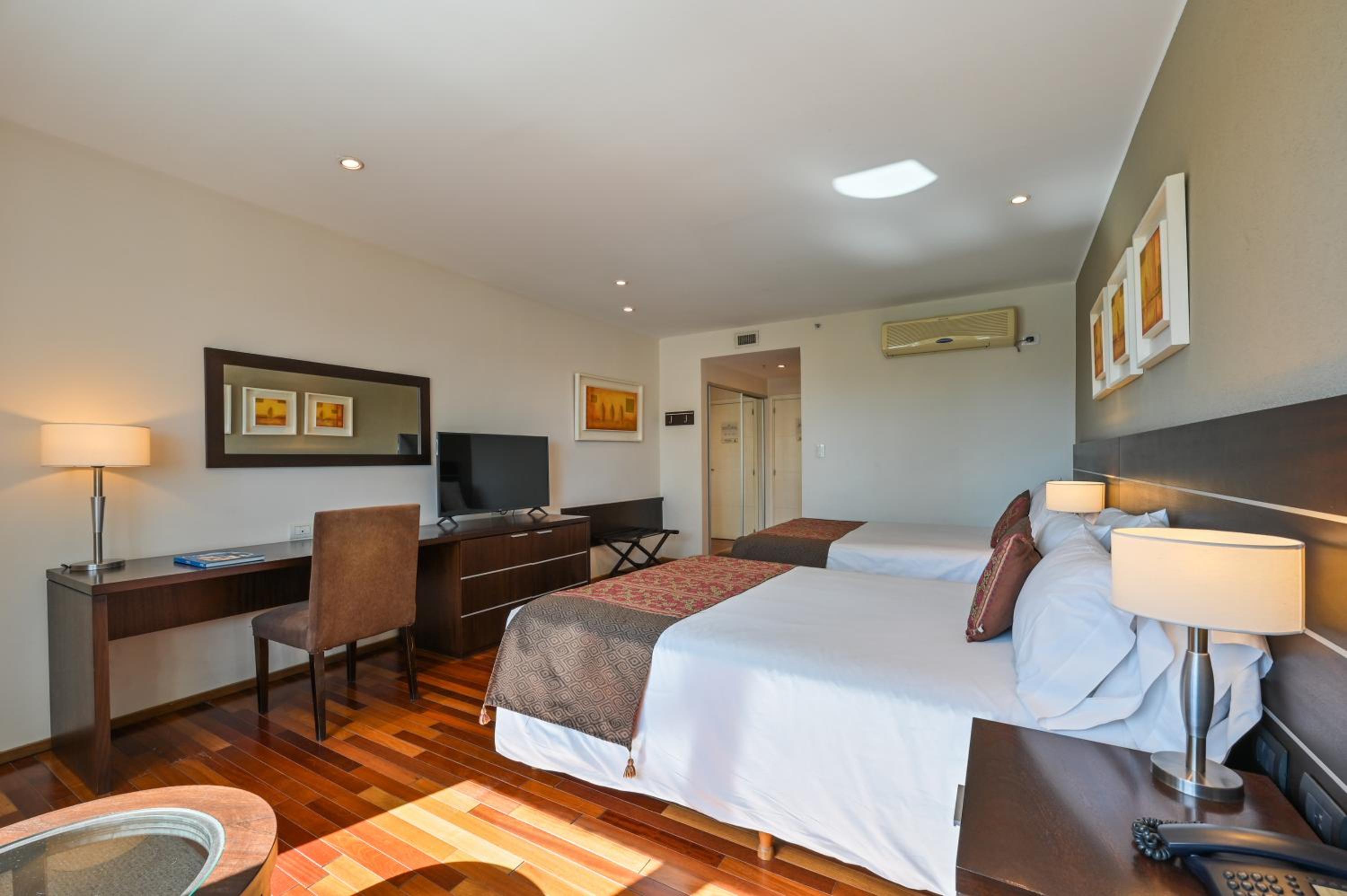 Standard Twin Room photo 3