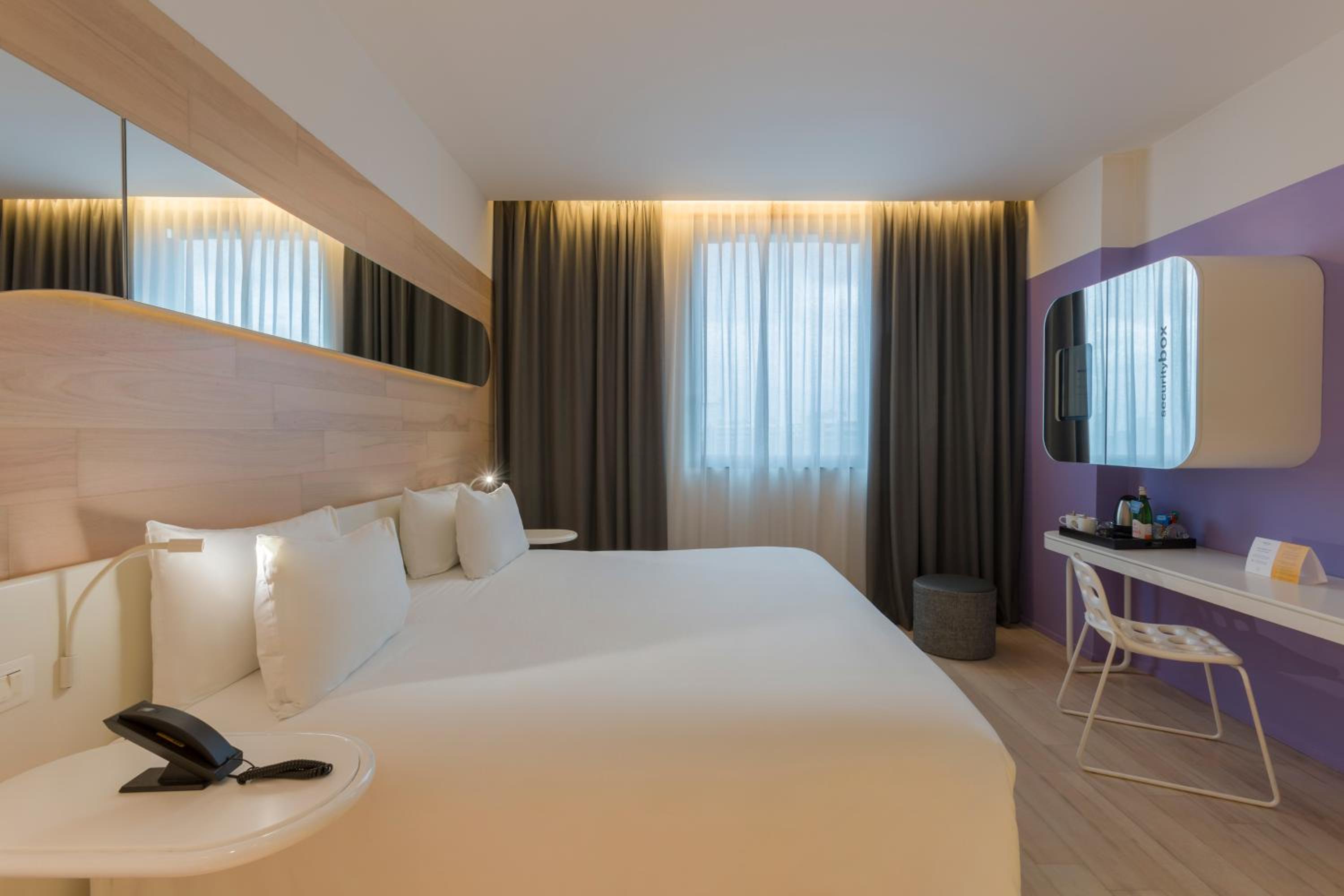 Standard King Room