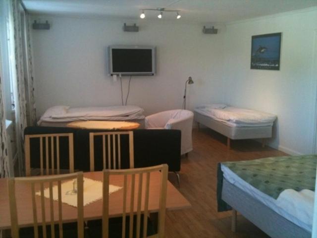 Quadruple Room with Shared Bathroom photo 2