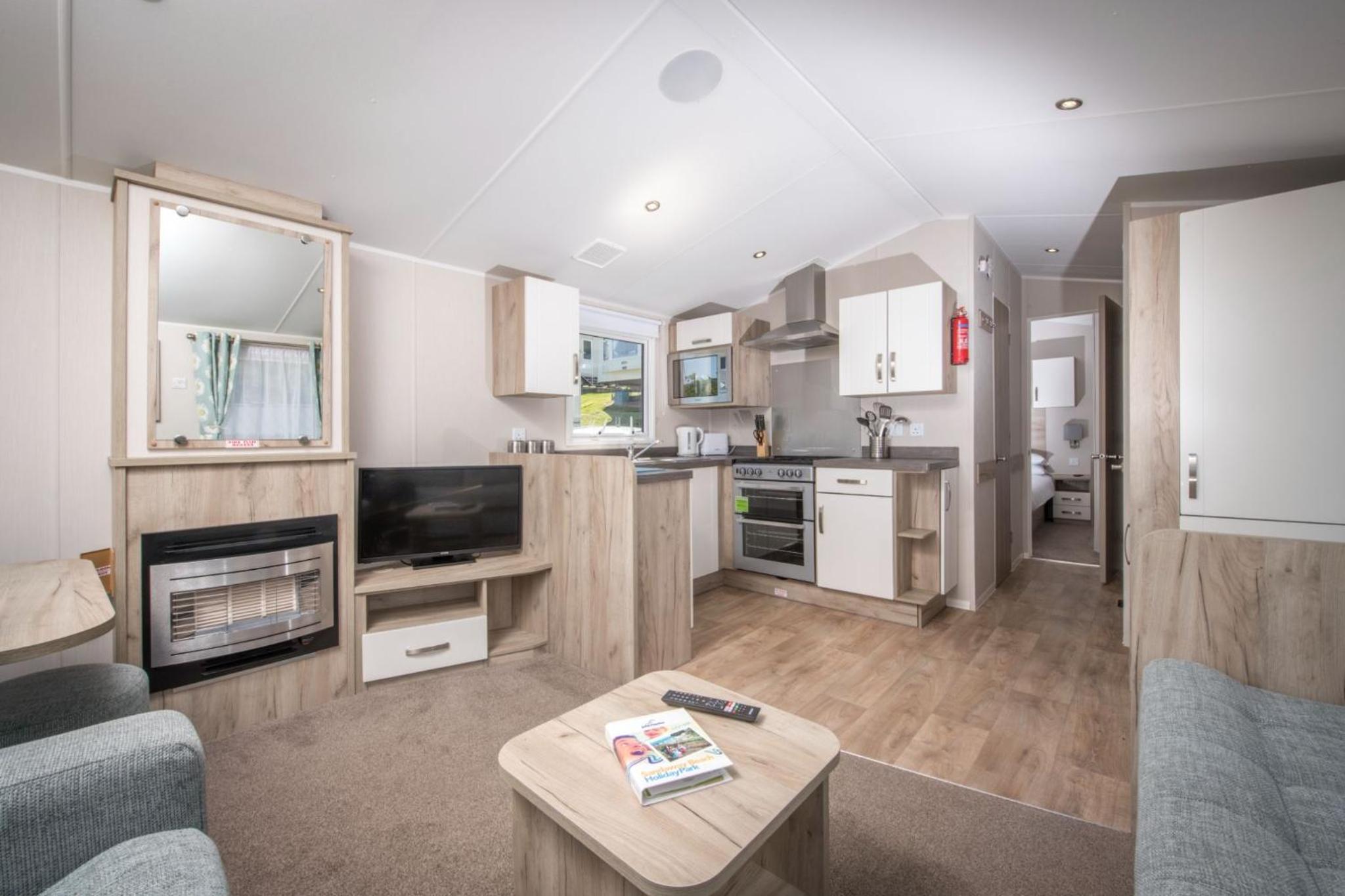 2 Bedroom Gold Caravan photo 2