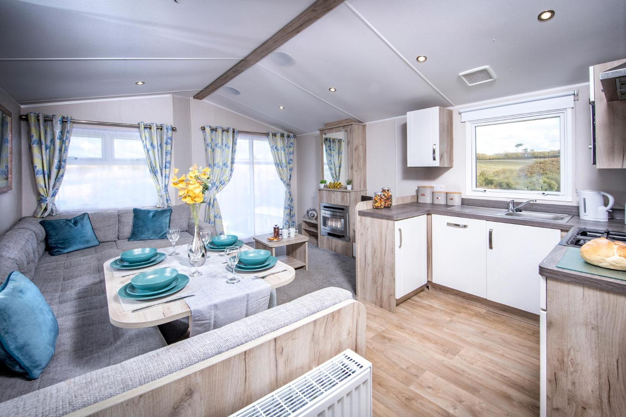 2 Bedroom Gold Caravan photo 3