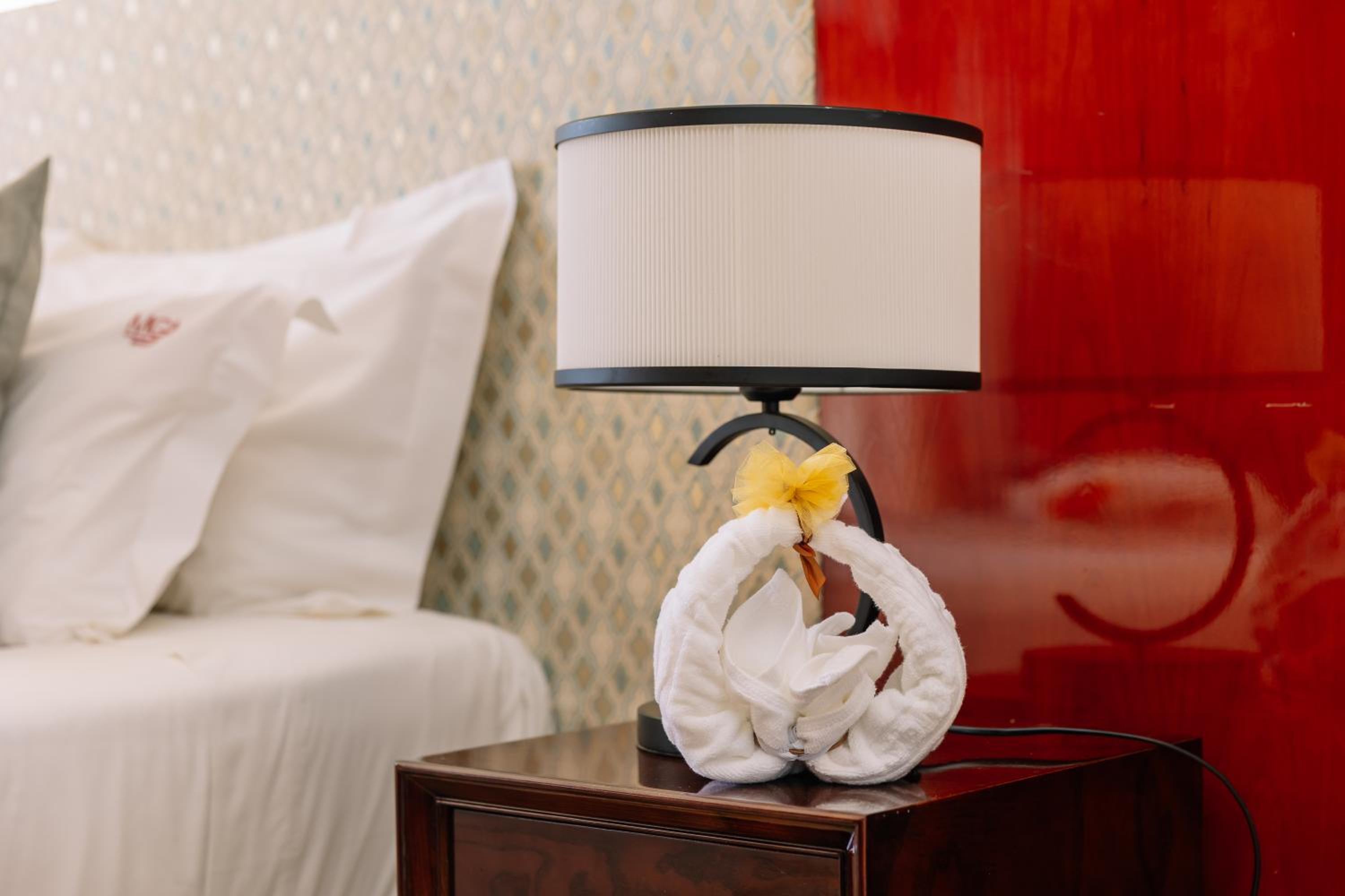 Deluxe Junior Suite - Photo 5