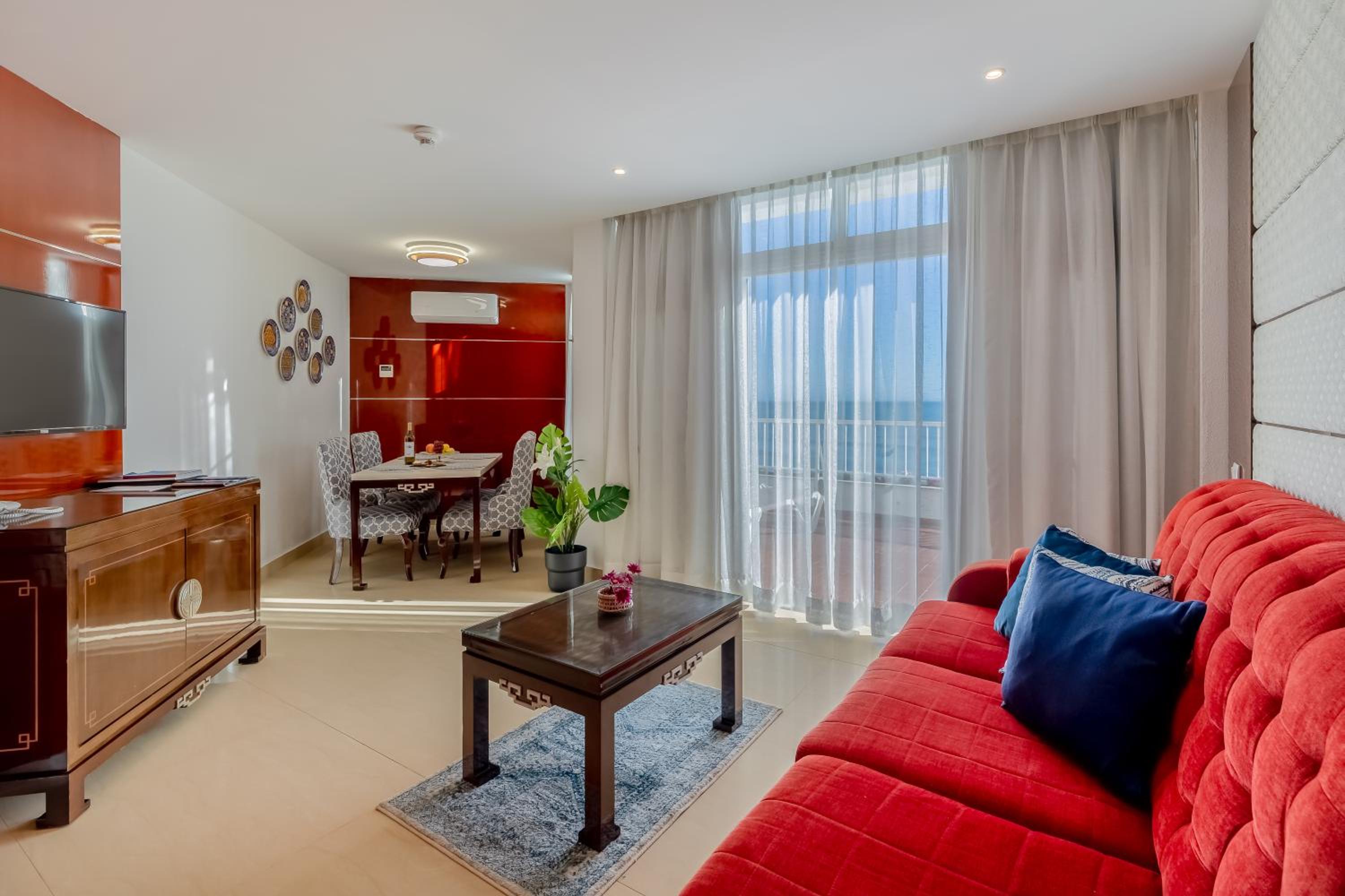Deluxe One Bedroom  Suite (2 Adults + 1 Child) - Photo 24