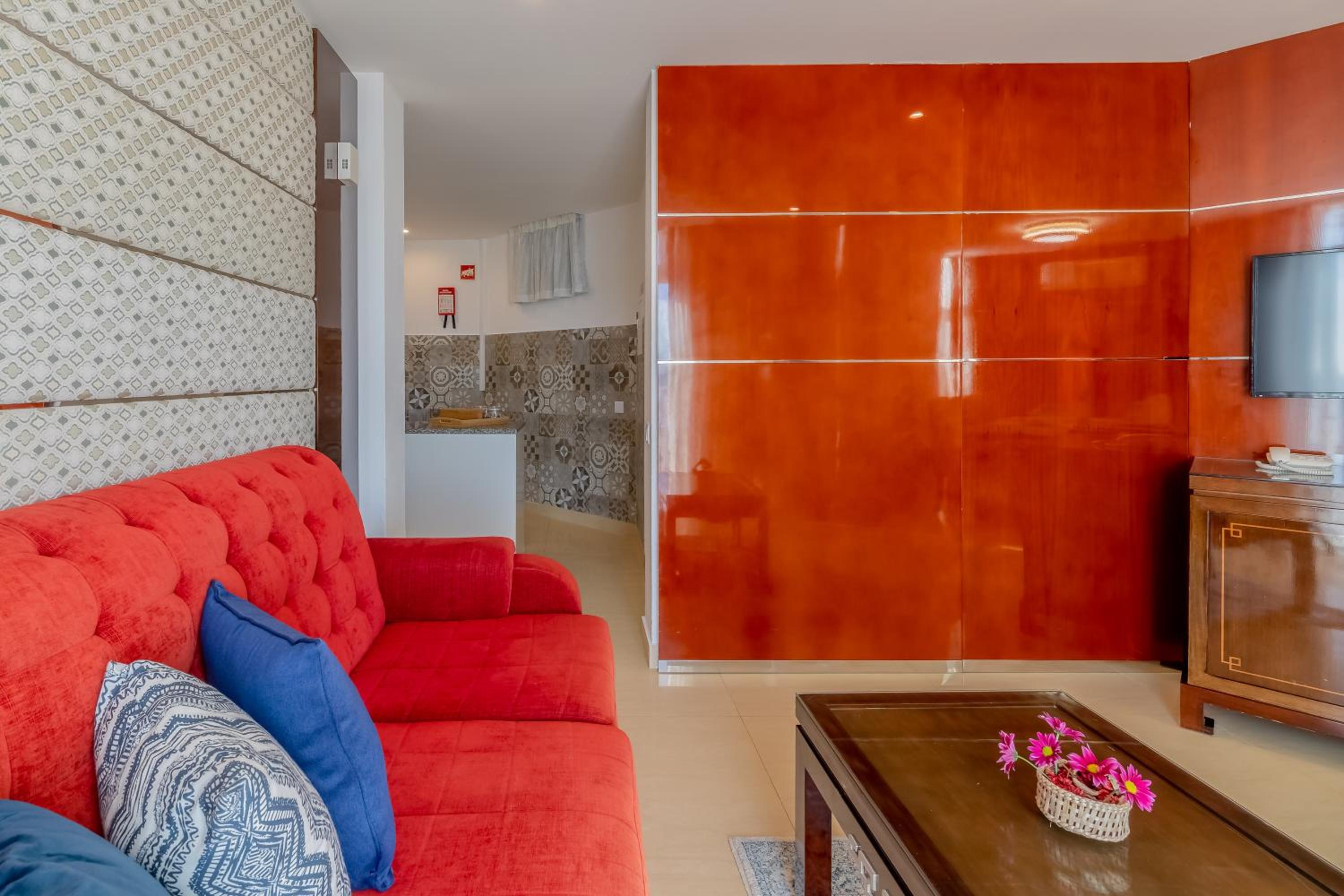 Deluxe One Bedroom  Suite (2 Adults + 1 Child) - Photo 21