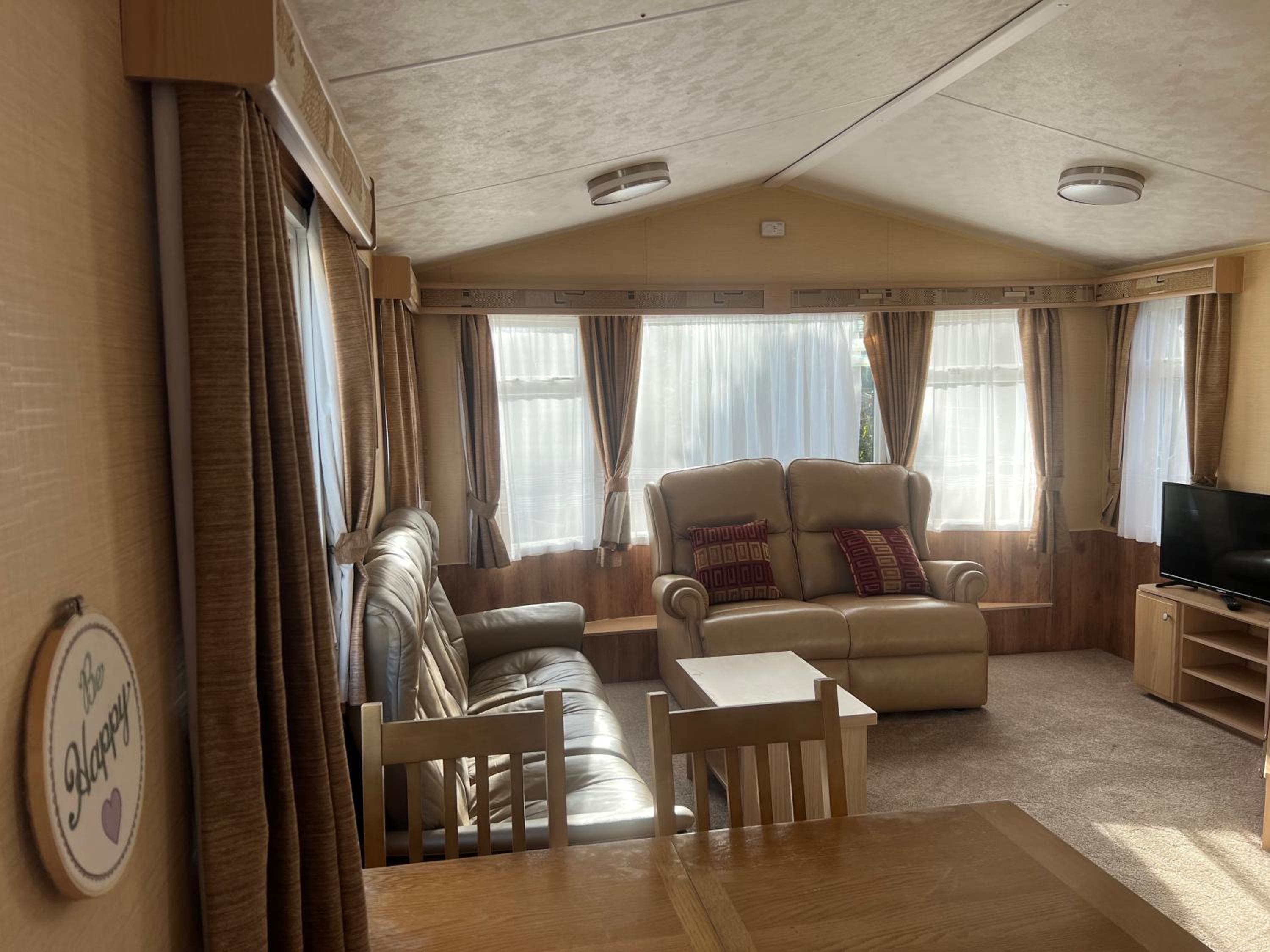 Poppy 34 Three-Bedroom  - Photo 1