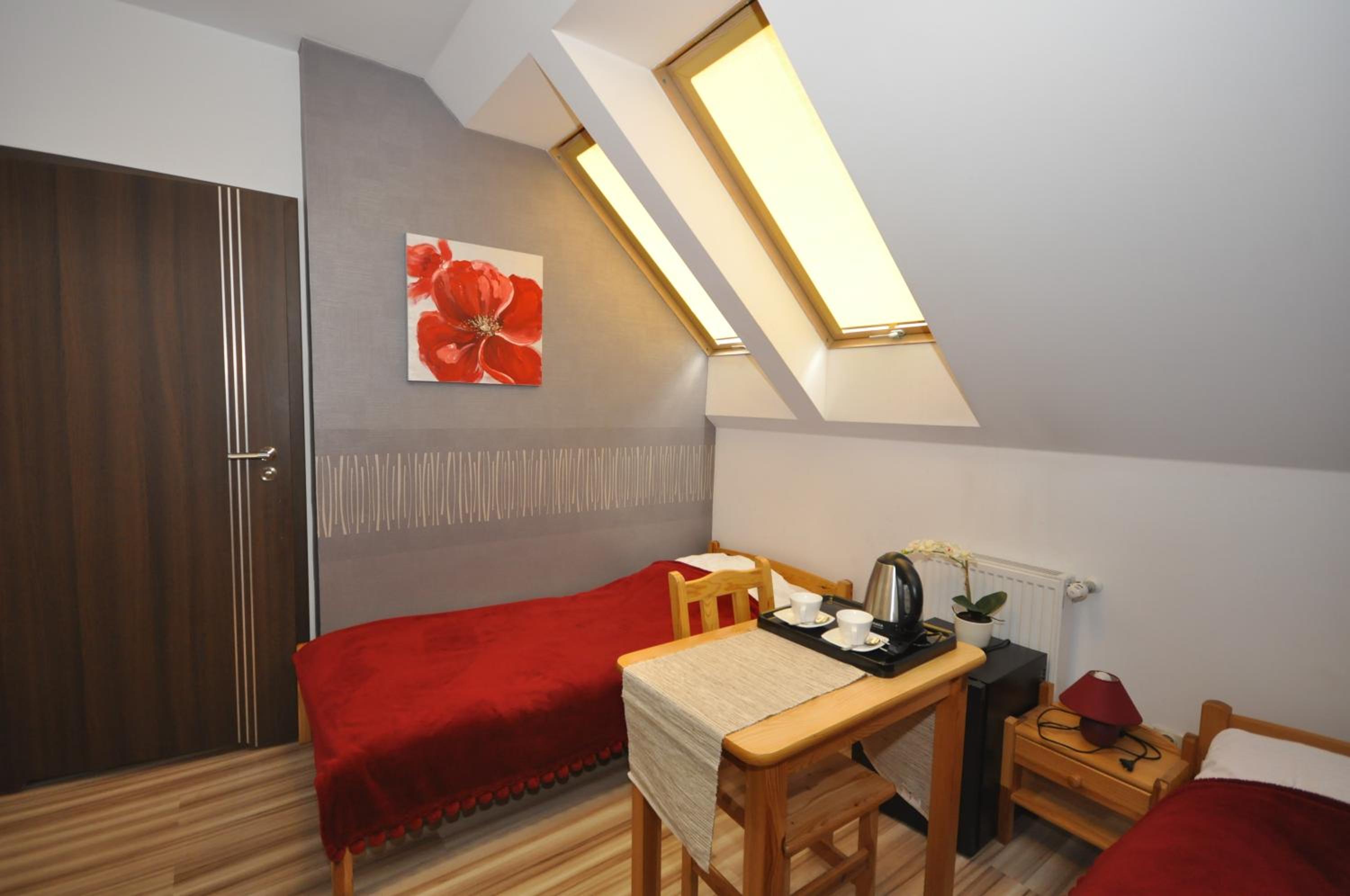 Standard Twin Room photo 2
