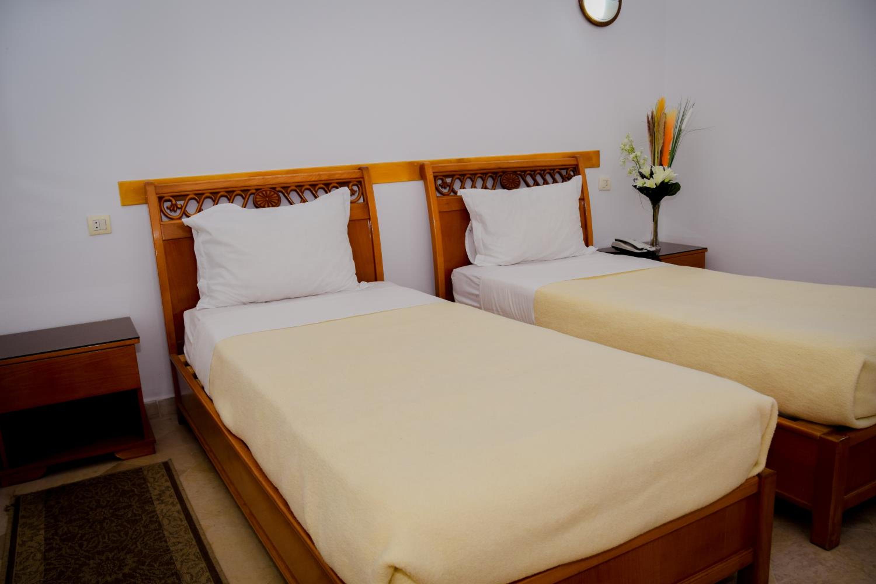 Double Room - Photo 5