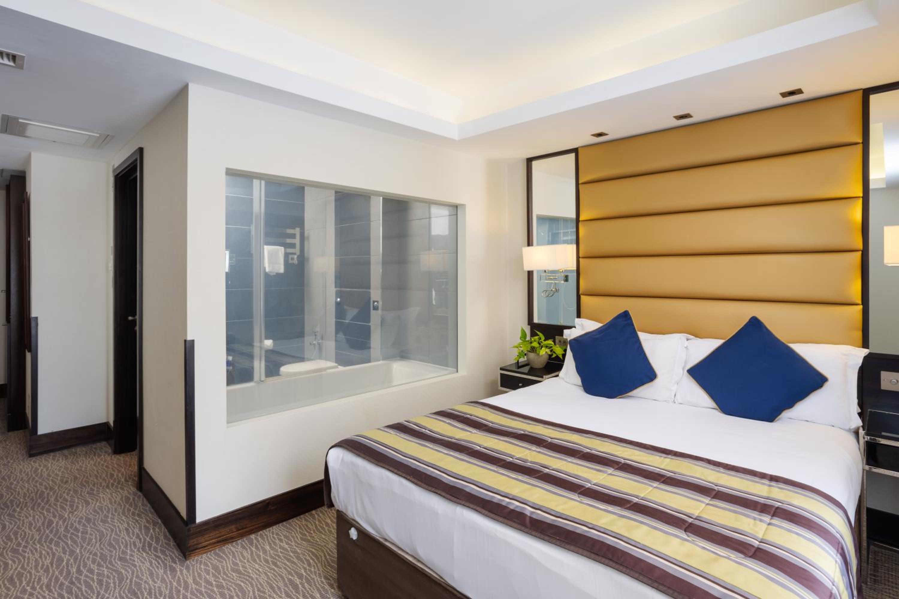 Hyde Park Club Double