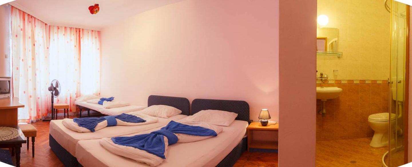 Triple Room with Balcony photo 3