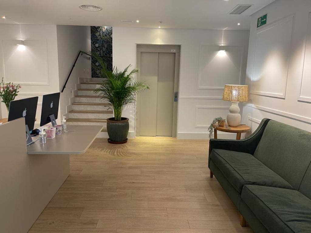 Apartment with Terrace - Photo 14