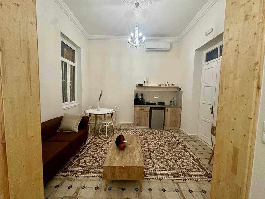One-Bedroom Apartment photo 3