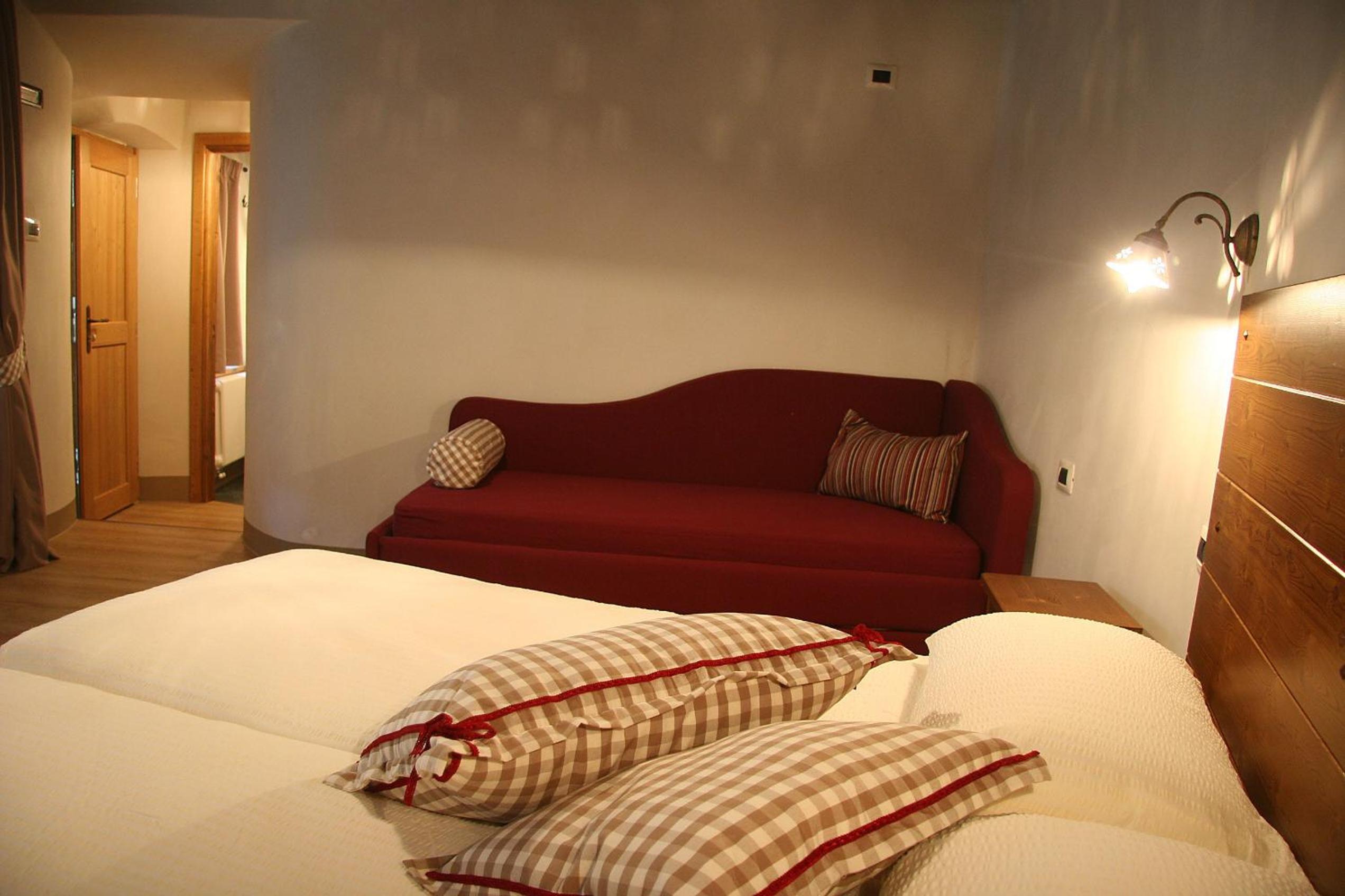 Quadruple Room with Balcony photo 3
