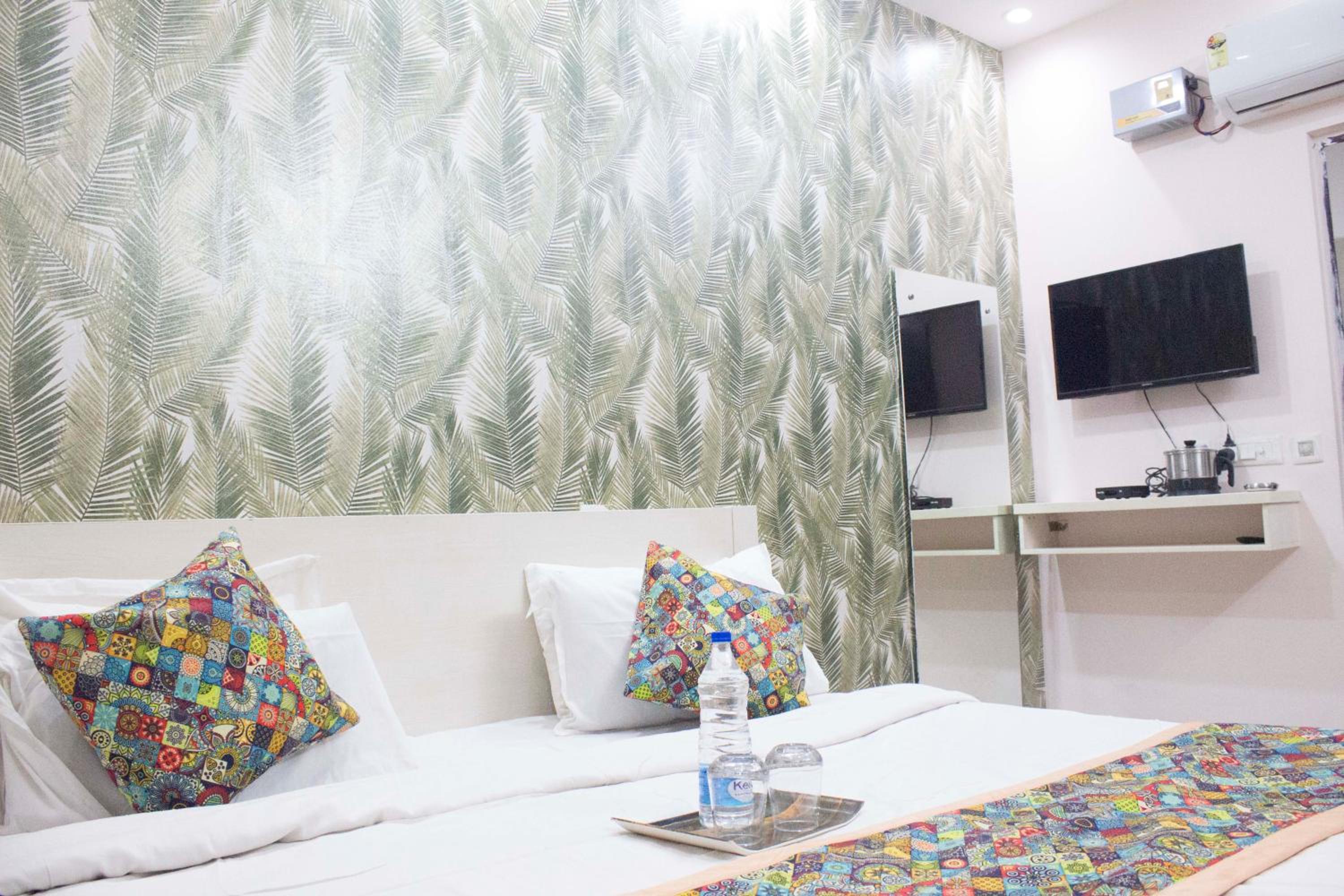 Deluxe Queen Room photo 3