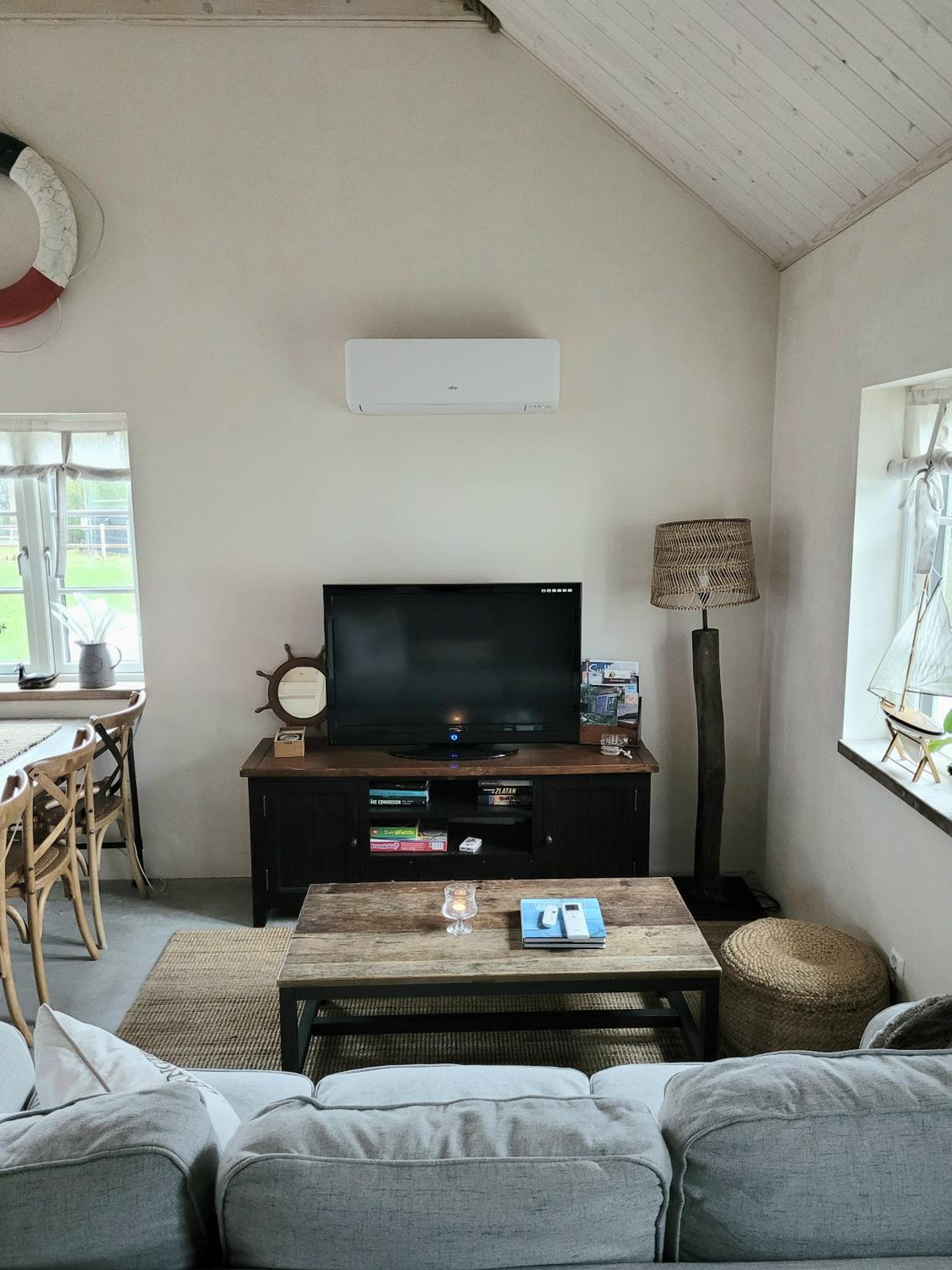 One-Bedroom House - Photo 13